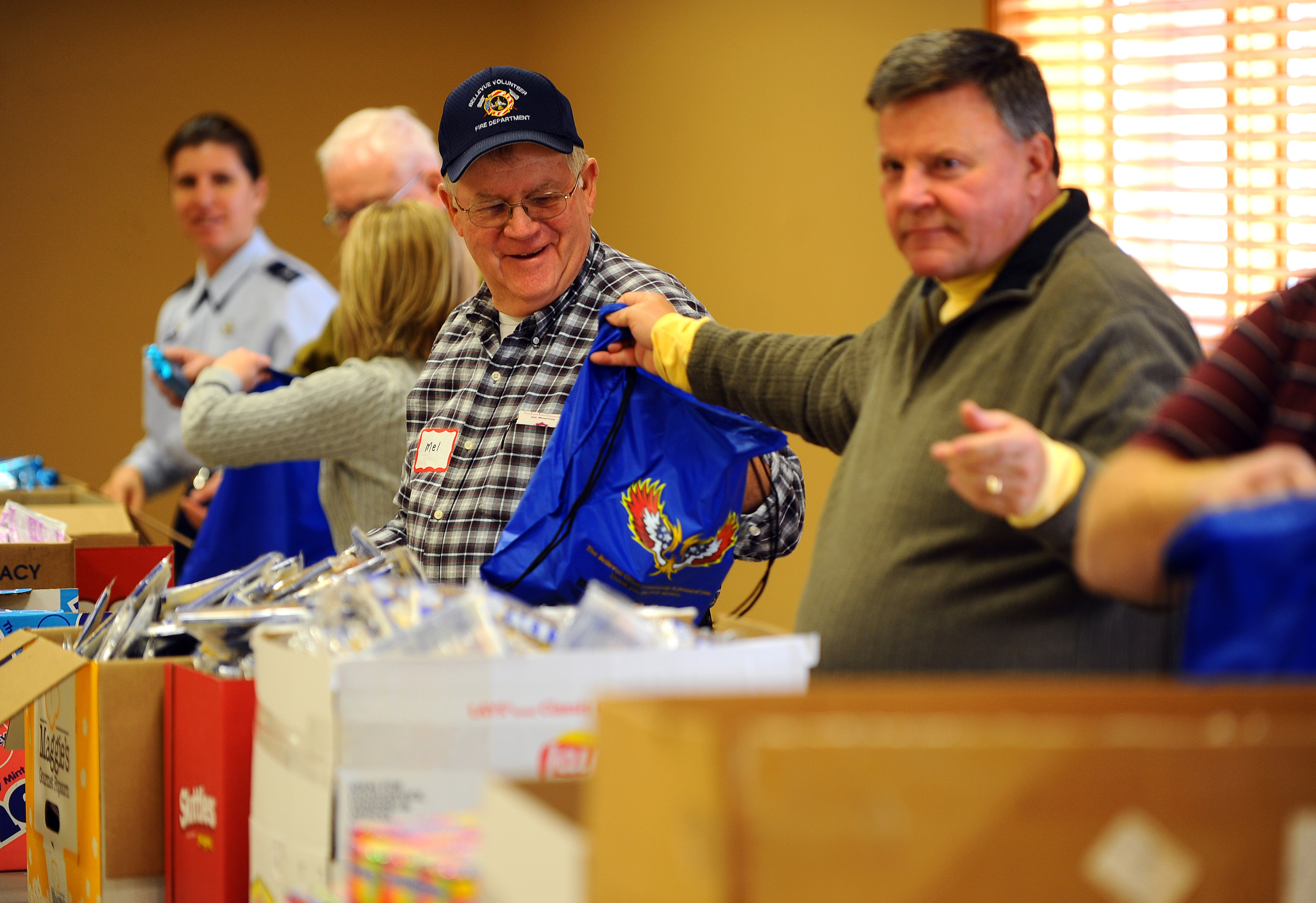 Dorm dwellers get sweet surprise > Offutt Air Force Base > Article Display