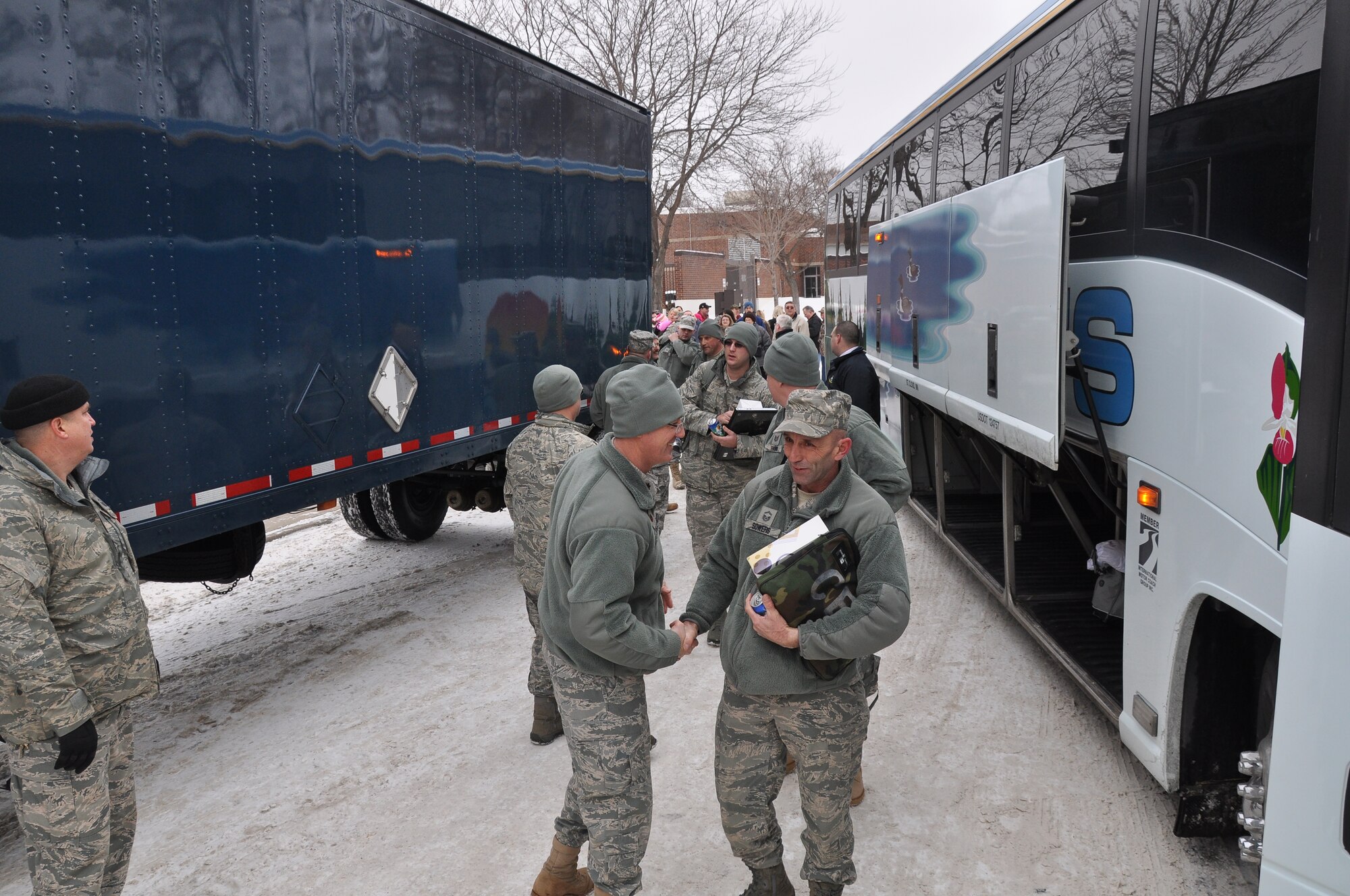 934th Civil Engineers board the bus to Ft. McCoy Jan. 29 for combat skills training before leaving for Afghanistan. (Air Force Photo/Tech. Sgt. Bob Sommer) 