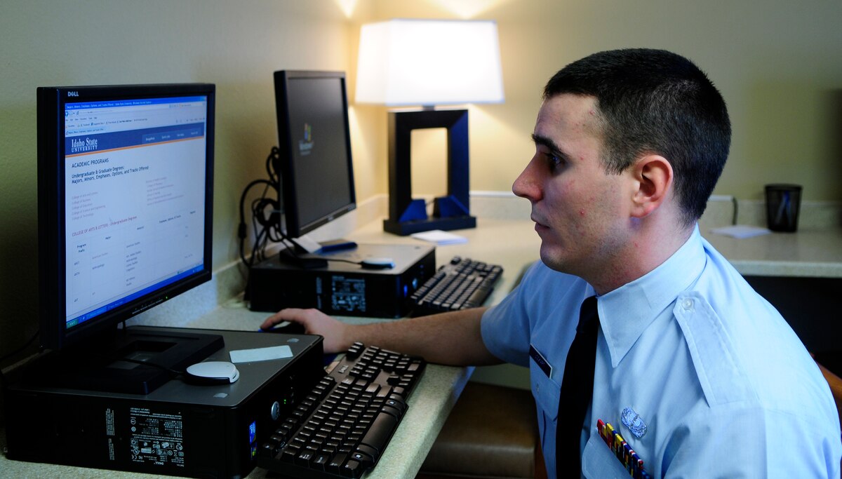 Eielson beautifies Gold Rush Inn > Eielson Air Force Base > Display