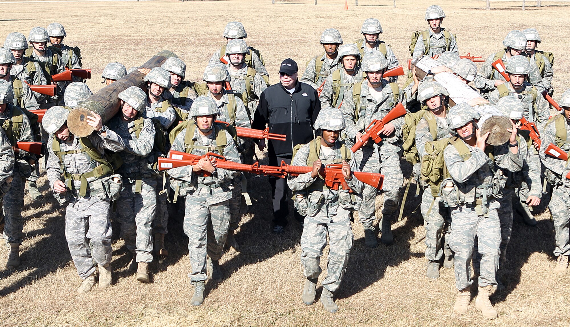 Tech. Sgt. Israel Del Toro (center) leads a class of Tactical Air Control Party students in teamwork exercises Dec. 16 at the Lackland Training Annex. (U.S. Air Force photo/Antonio Morano)