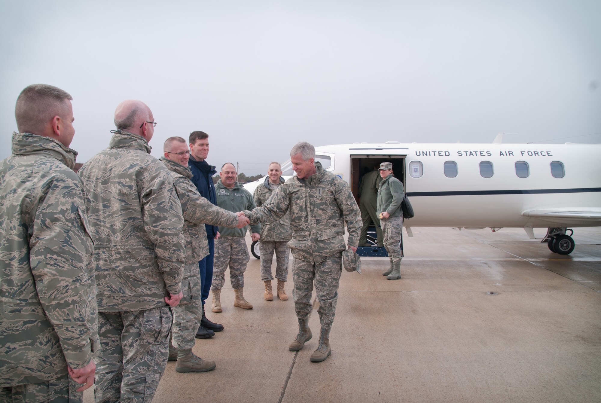 CAPE COD COAST GUARD AIR STATION, Mass. -- General William L. Shelton,
Commander, Air Force Space Command, was greeted by local military commanders upon his arrival at Cape Cod Coast Guard Air Station, Mass. Feb. 8. The General
arrived at the base on his way to visit with the personnel at the 6th Space
Warning Squadron, Cape Cod Air Force Station.
(U.S. Air Force photo by Master Sgt. Sandra L. Niedzwiecki)
