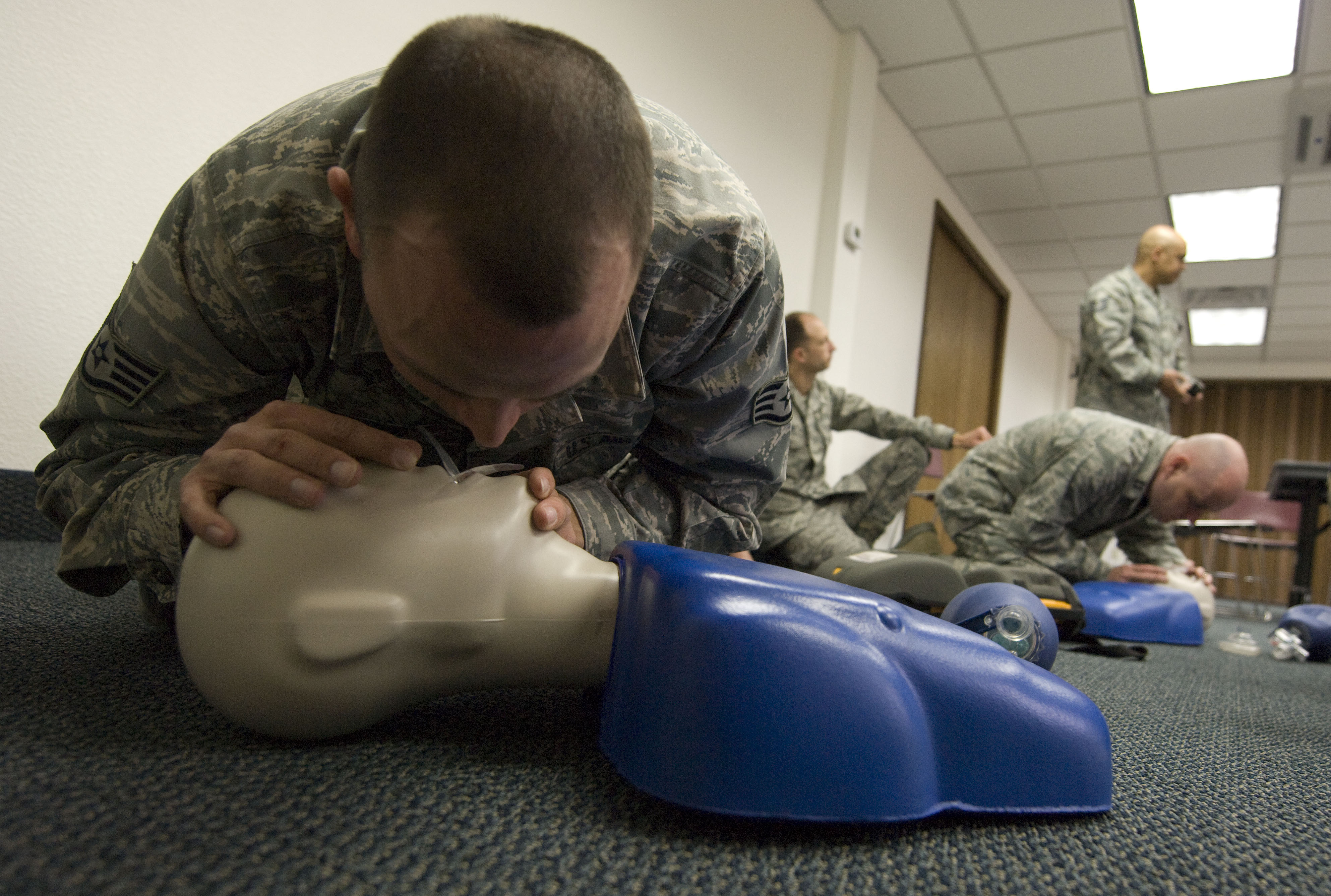 Public Access Defibrillation Program Can Save Lives > Nellis Air Force ...