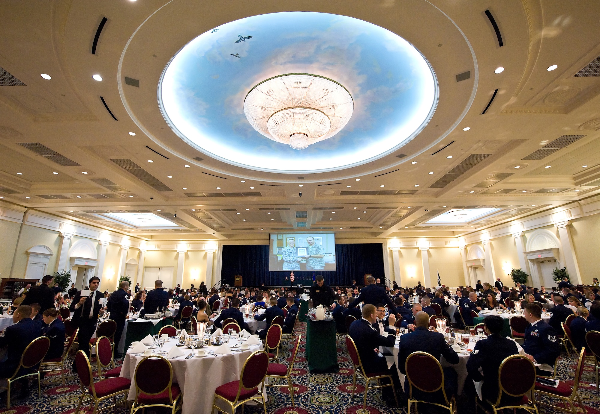 Guests at the 436th Airlift Wing Annual Awards Banquet dine Feb. 11, 2011, at Dover Downs, Dover, Del. (U.S. Air Force photo/Roland Balik)