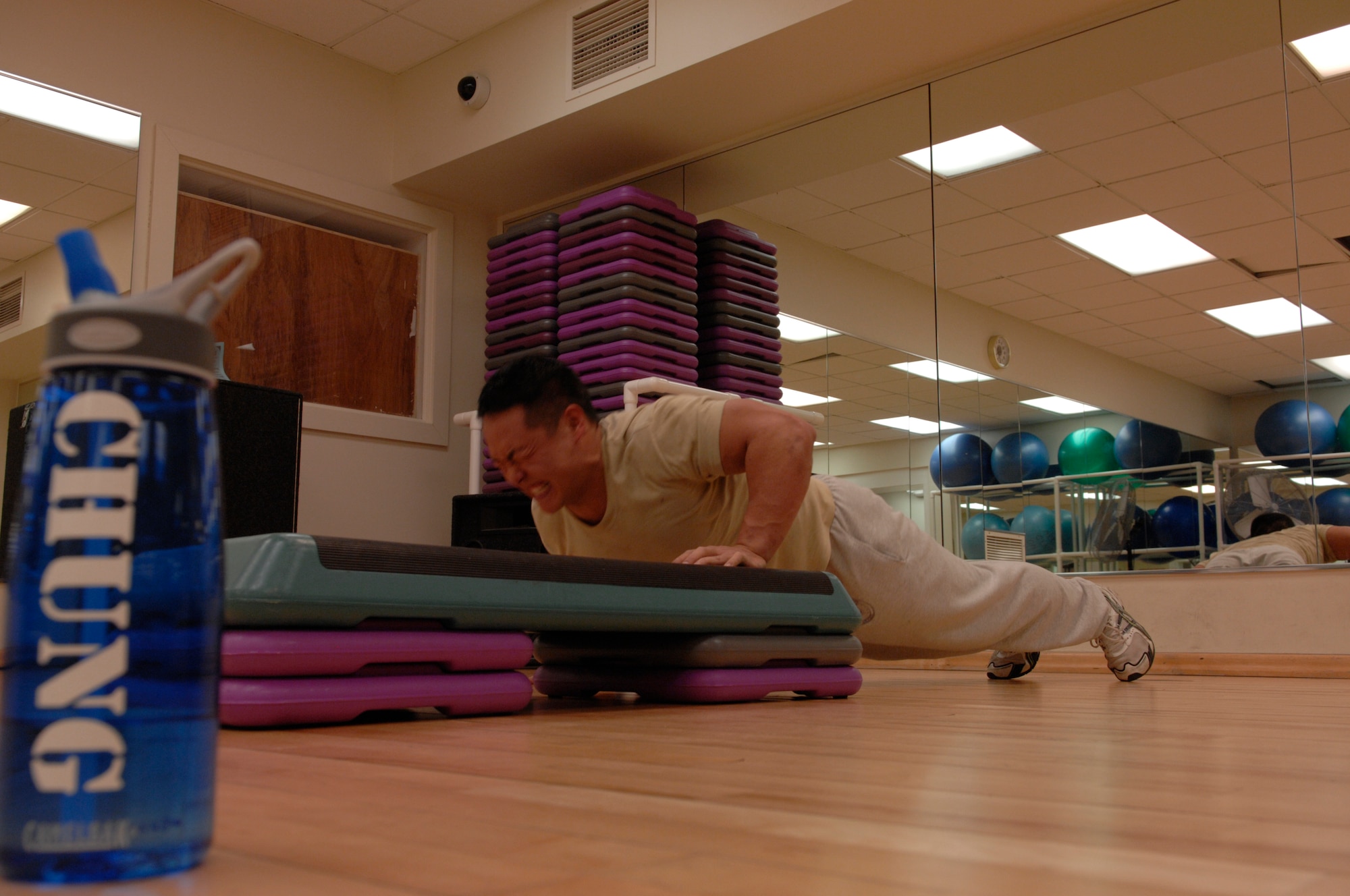 SCOTT AIR FORCE BASE, Ill. -- Senior Airman Henry Chung, 375th Logistics Readiness Squadron, works out Feb. 10 at Scott Air Force Base.  He works-out five days per week..(U.S. Air Force Photo by Senior Airman Amber Kelly-Herard)