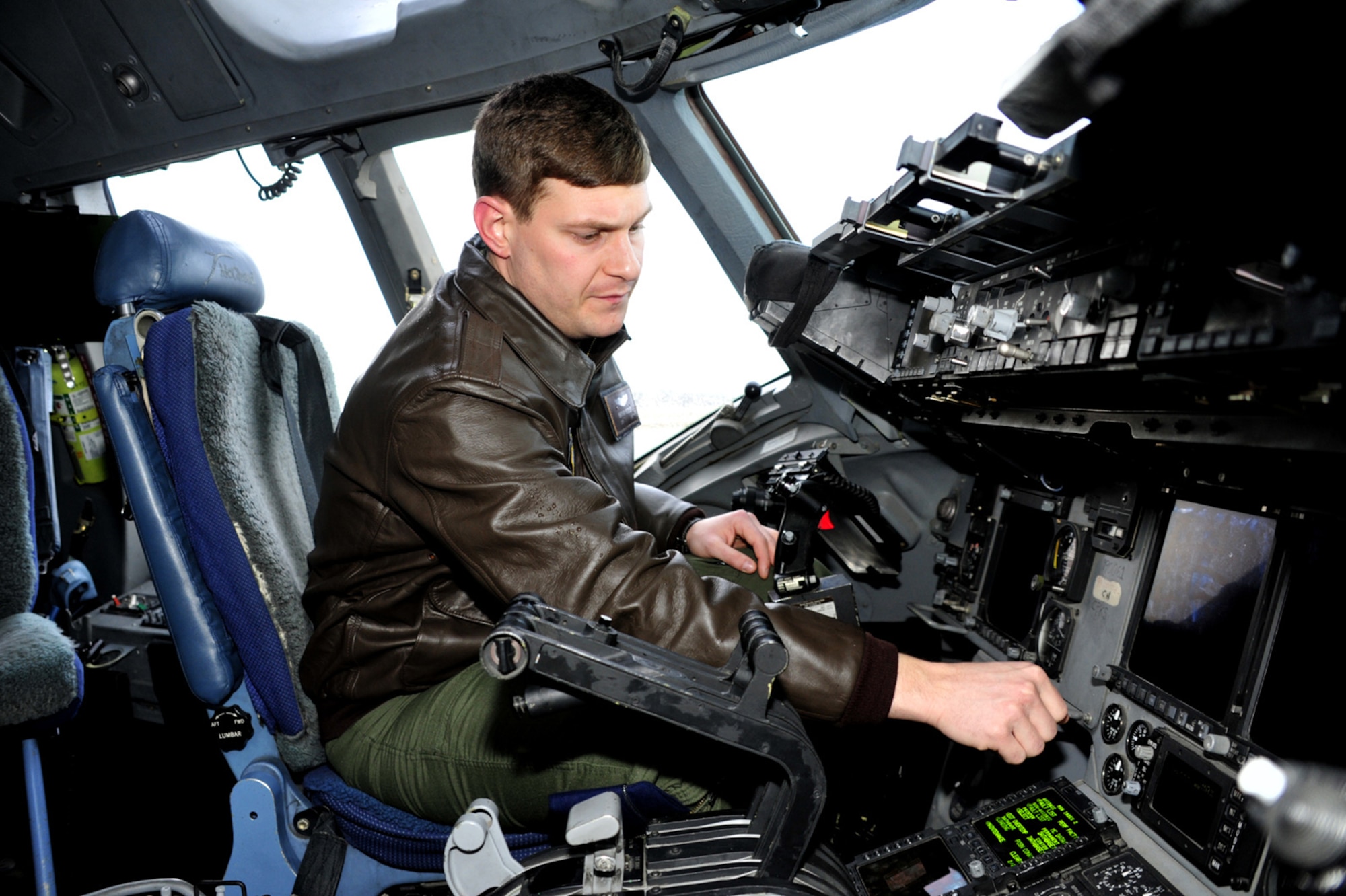 Captain Nathan Moseley, 4th Airlift Squadron pilot, conducts training for proper C-17 Globemaster III pre-flight procedures Feb. 16 at Joint Base Lewis-McChord, Wash. According to Captain Moseley, the 4th AS is emphasizing training and compliance throughout all operations. (U.S. Air Force photo/Airman 1st Class Leah Young)