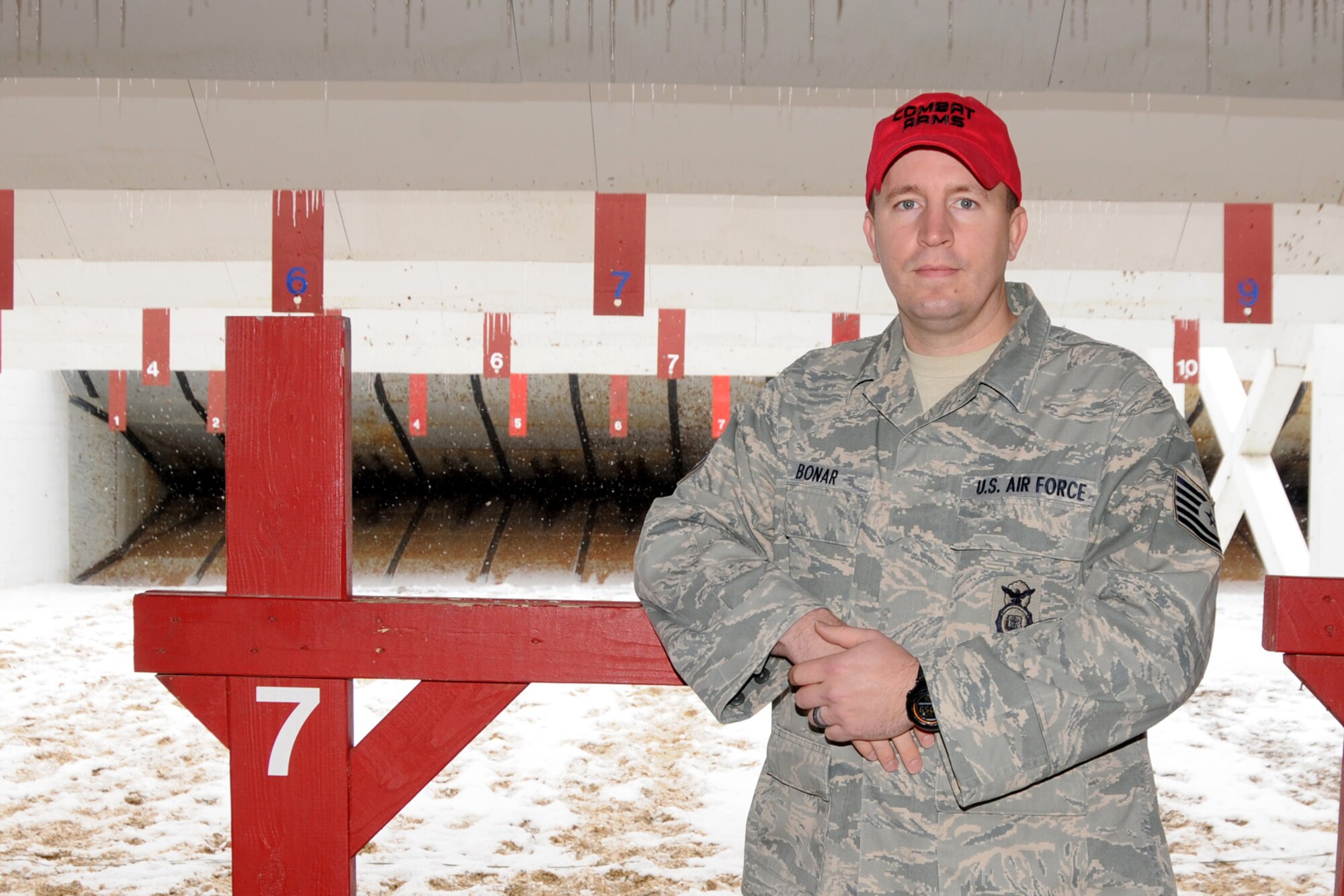 YOUNGSTOWN AIR RESERVE STATION, Ohio -- Air Force Reserve Tech. Sgt Jason Bonar, a 910th Security Forces combat arms instructor here trains wing Airmen to be combat ready for deployment. In civilian life, Jason Bonar is a Ohio State Highway Patrolman. U.S. Air Force Photo/Staff Sgt. Brenda Haines.