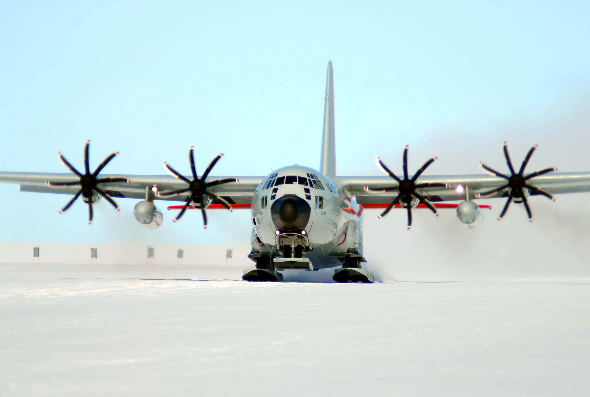 ブライトアップ Operation Deep Freeze Airmen and equipment safe following New