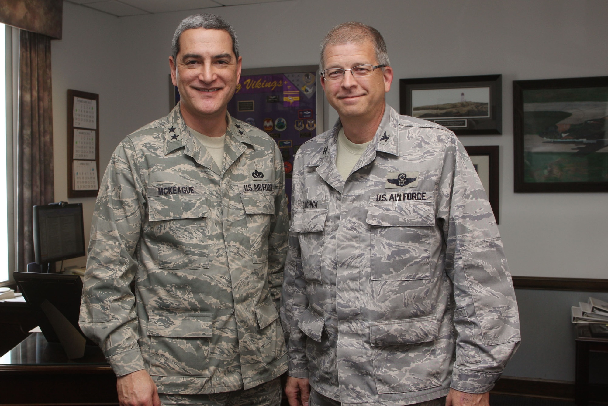 Maj. Gen. Kelly K. McKeague, Assistant to the Chairman of the Joint Chiefs of Staff for National Guard Matters, visits with Col. Timothy E. Tarchick, 94th Airlift Wing Commander as he tours Dobbins Feb 23. (U.S. Air Force Photo/Don Peek)