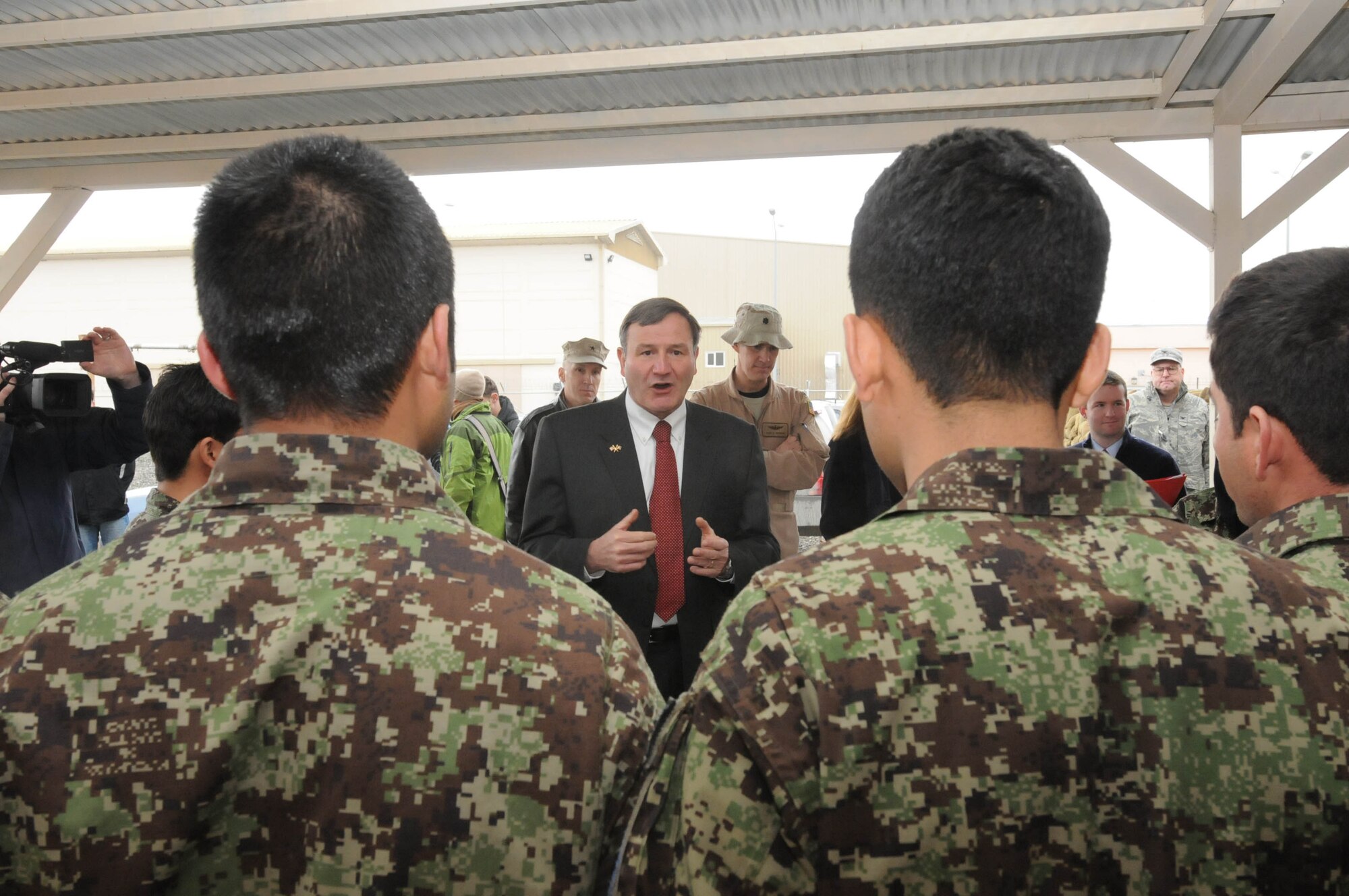 KABUL, Afghanistan - U.S. ambassador to Afghanistan Karl Eikenberry toured the Afghan Air Force English immersion lab known as the “Thunder Lab” at Kabul, Afghanistan Feb. 23.  (U.S. Navy Photo by Mass Communications Specialist 3rd Class Jared E. Walker)