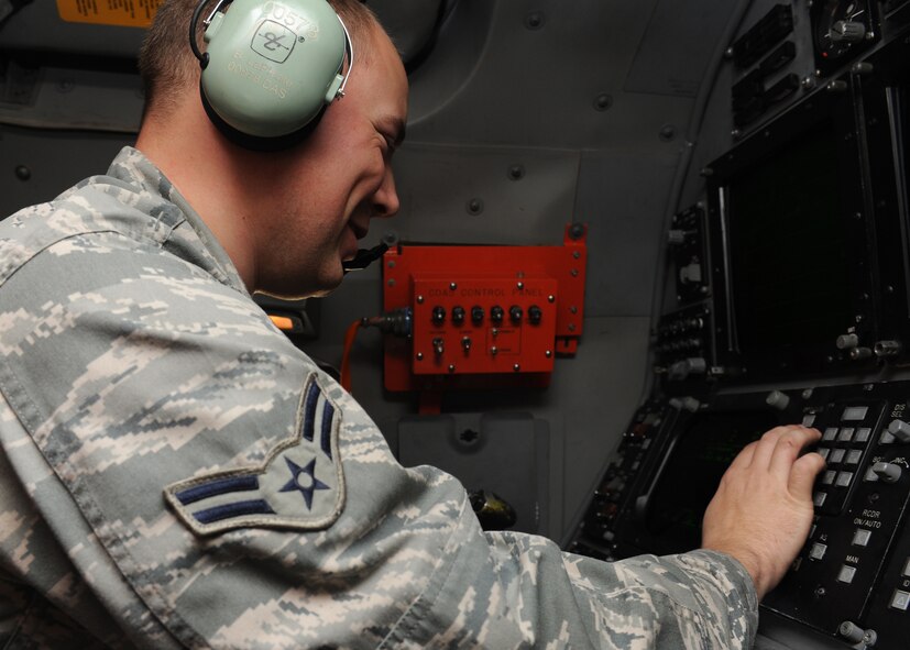 DYESS AIR FORCE BASE, Texas -- Airman 1st Class Benjamin Leplante, 7th Aircraft Maintenance Squadron, runs an operation check on the defensive avionics system here, Dec. 29. Airman Leplante is an electronic warfare technician who is responsible for operating and maintaining avionics systems. He fixes malfunctions in avionics systems, radar, integrated test systems built-in-test, recording systems, video display systems and various other systems. (U.S. Air Force photo/Senior Airman Jenifer H. Calhoun)