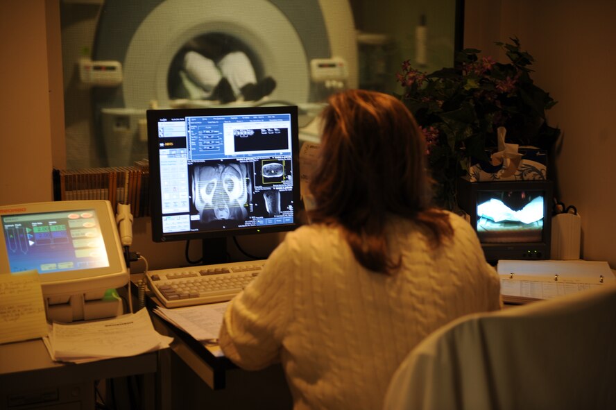 Susan Priebe, 375th Medical Support Squadron Diagnostic Imaging Flight MRI technologist, reviews a patient’s MRI images Jan. 4, 2011 at the Scott Family Clinic. The 375th Medical Support Squadron Diagnostic Imaging Flight has some of the best and up-to-date technology in the Clinic. (U.S Air Force photo/Staff Sgt. Teresa M. Jennings)