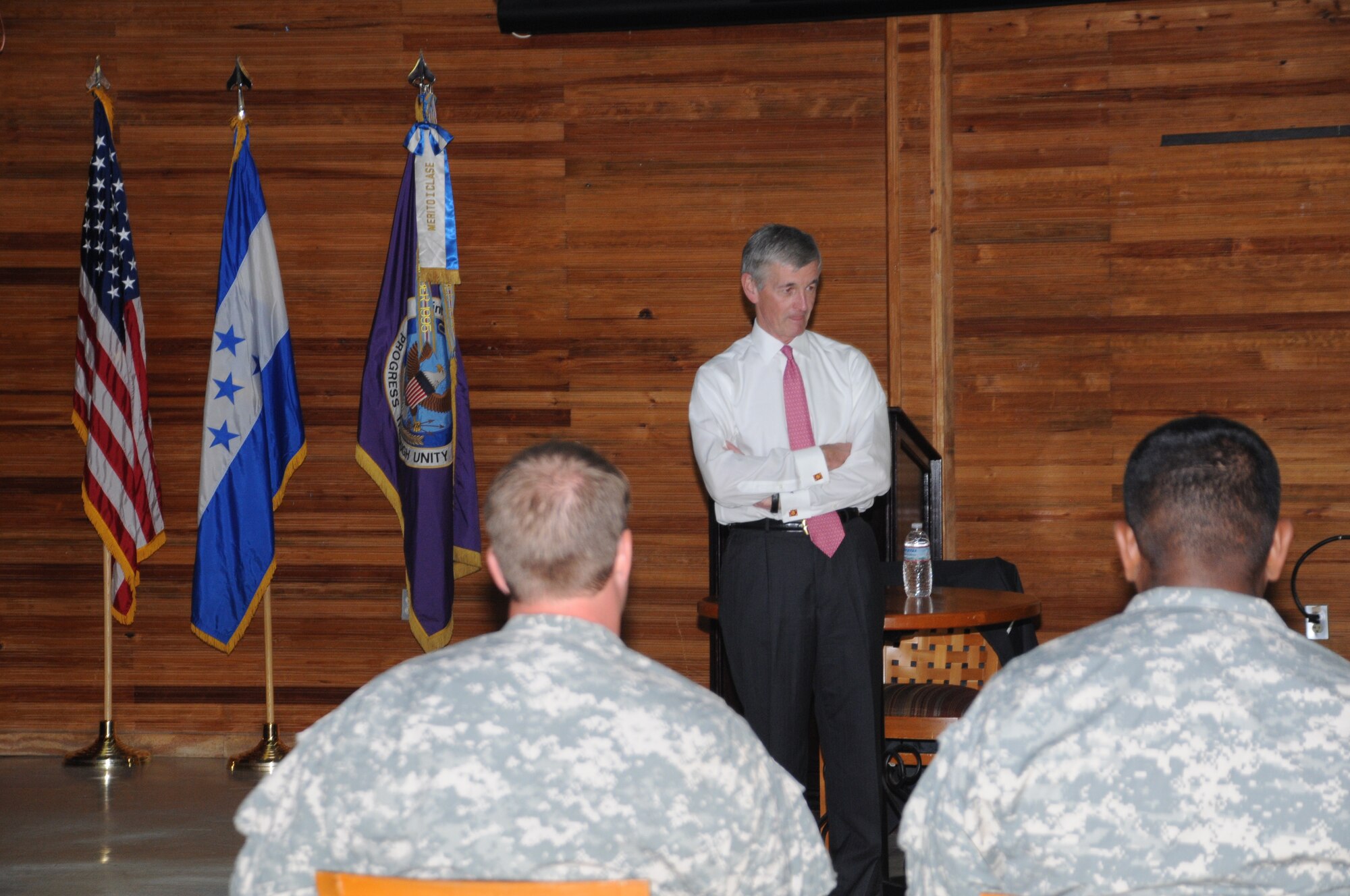 SOTO CANO AIR BASE, Honduras - The Honorable John McHugh, Secretary of the Army, holds an open forum for soldiers to voice their concerns here, Jan. 10, during his two-day visit to Joint Task Force-Bravo. Secretary McHugh welcomed open, frank discussions with all soldiers in attendence. (U.S. Air Force photo/Staff Sgt. Kimberly Rae Moore)