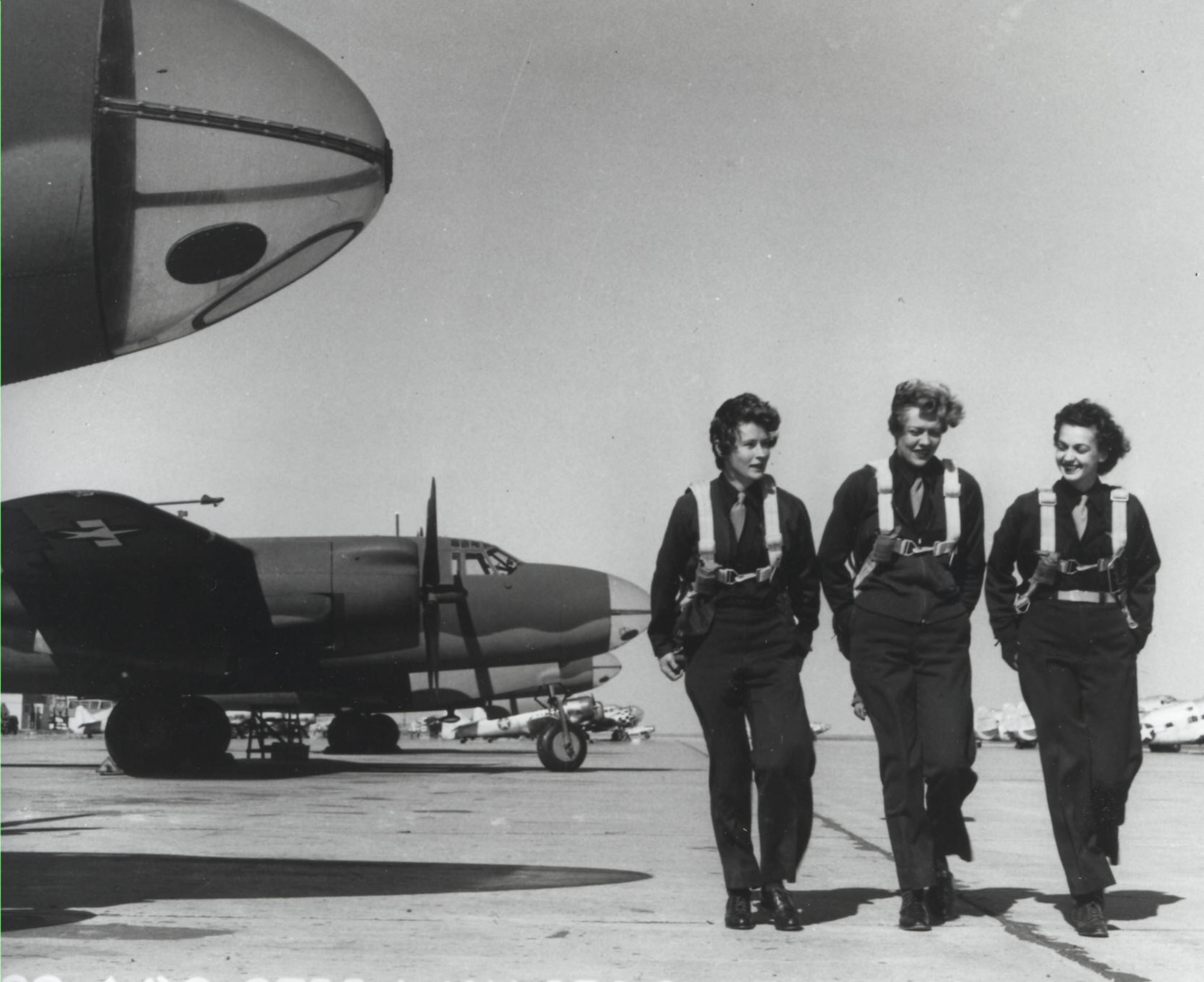 WASPs on runway, Laredo Texas, 1944.