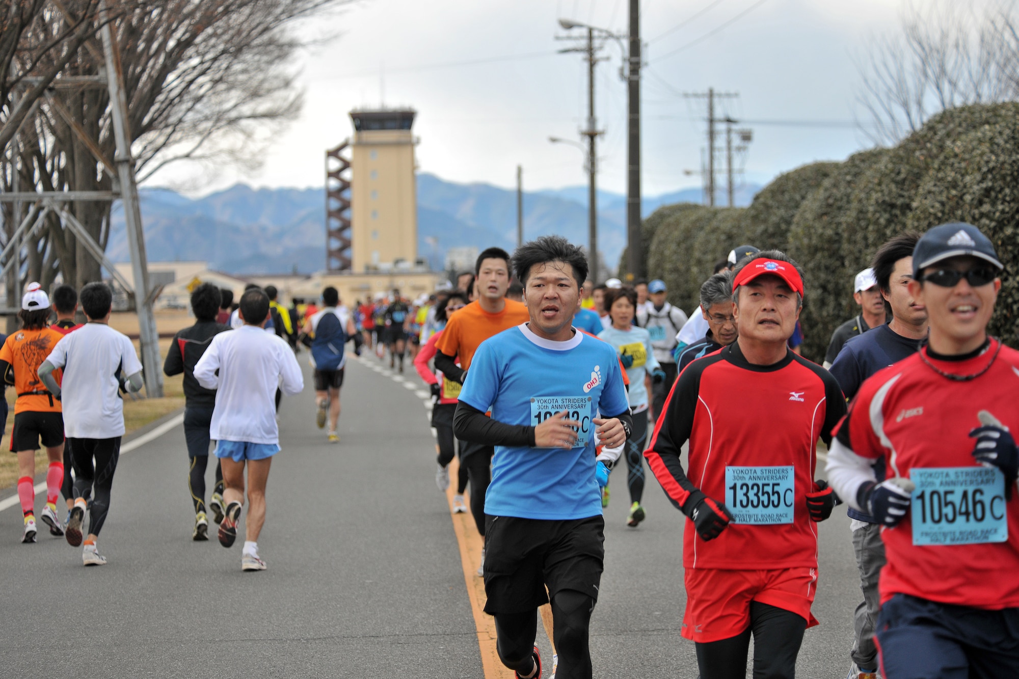 YOKOTA AIR BASE, Japan -- Yokota Striders Running Club held the 30th Annual Frostbite Run here, Jan. 16. Yokota Air Base hosted some 6,000 participants for a unique running experience. (U.S. Air Force photo/Osakabe Yasuo)