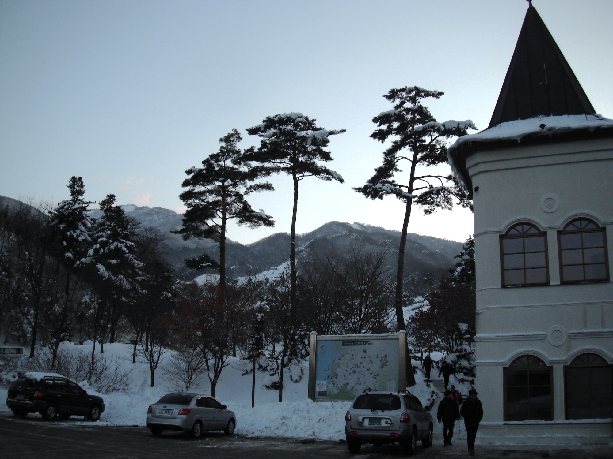 Muju ski resort, Deogyusan National Park, Republic of Korea. From the resort, visitors can take a cable car to Seolcheonbong Peak. (U.S. Air Force photo/Staff Sgt. Eric Burks)