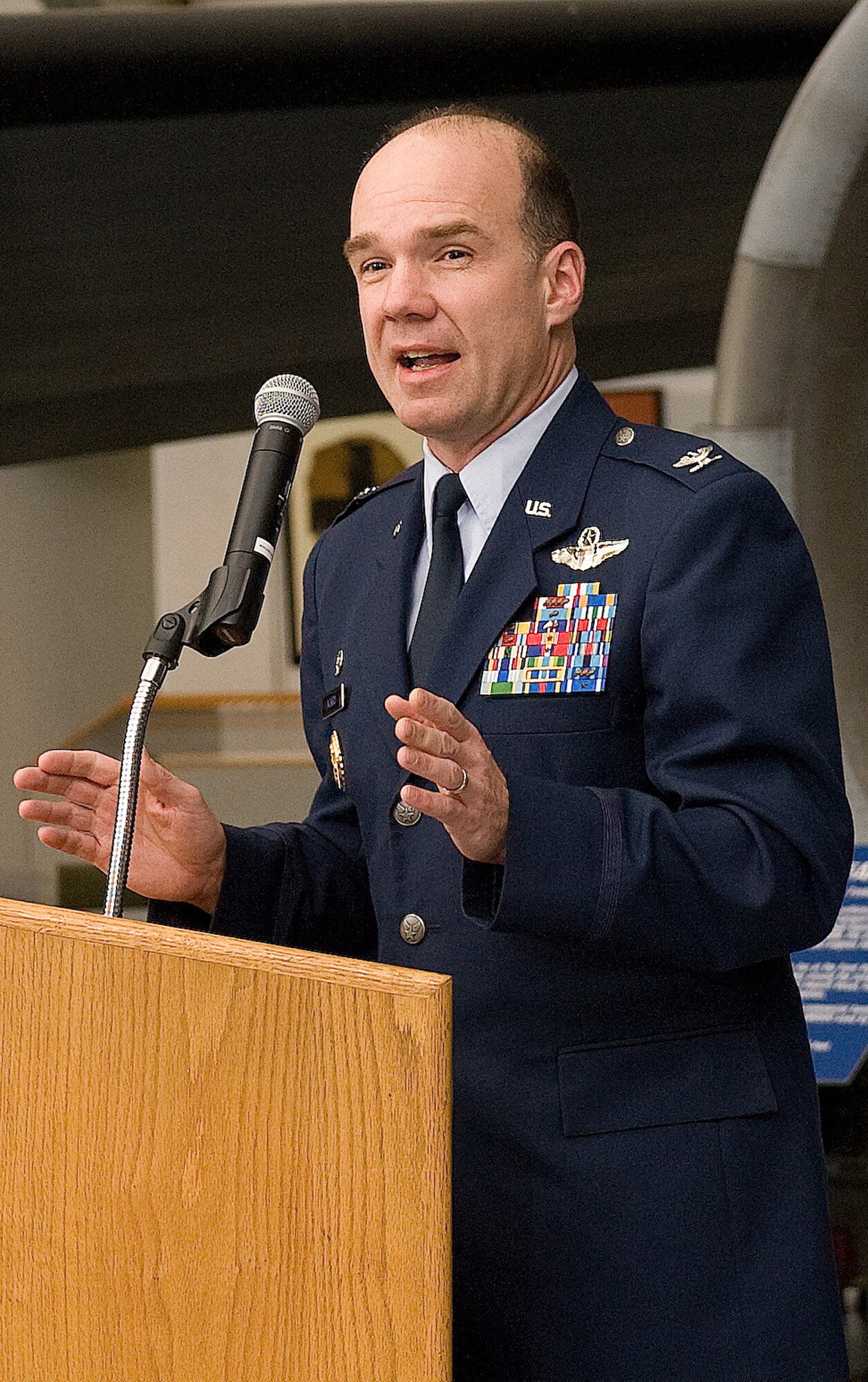 Col. Manson Morris, 436th Airlift Wing commander, speaks to the new honorary commanders during the Dover Air Force Base, Del., 2011 Honorary Commanders Induction Ceremony Jan. 7, 2011. (U.S. Air Force photo/Jason Minto)