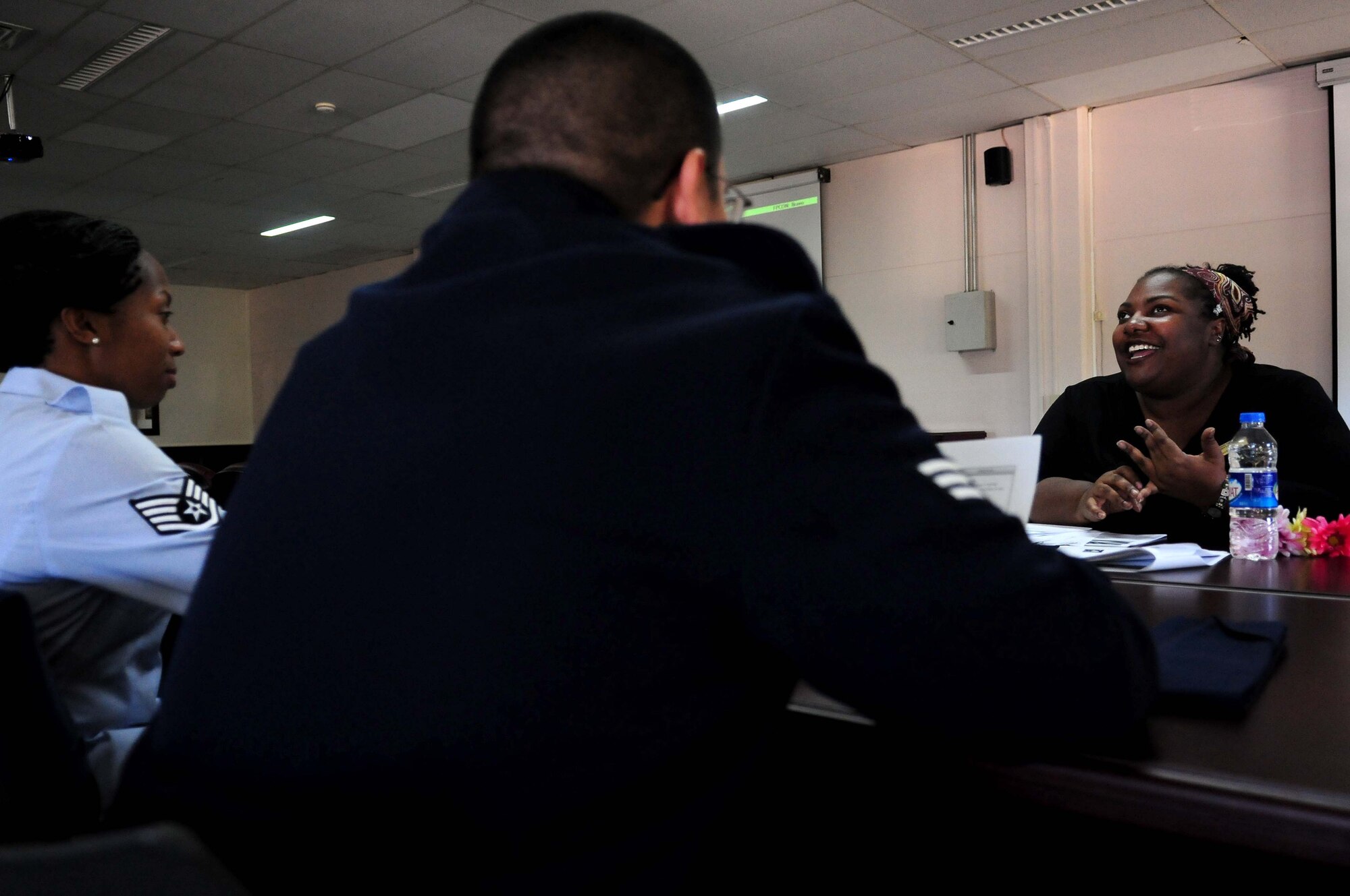 A military and family life consultant conducts a lunch and learn to discuss goal setting at the Airman and Family Readiness Center Jan. 10, 2011 at Incirlik Air Base, Turkey. She discussed the importance of setting goals and how to achieve them. The A&FRC holds educational lessons each month. The next Lunch and Learn called “I Want to be a Millionaire, How About You?” will be held Feb. 24, 2011 to discuss how to save money.  (U.S. Air Force photo by Senior Airman Ashley Wood/Released)