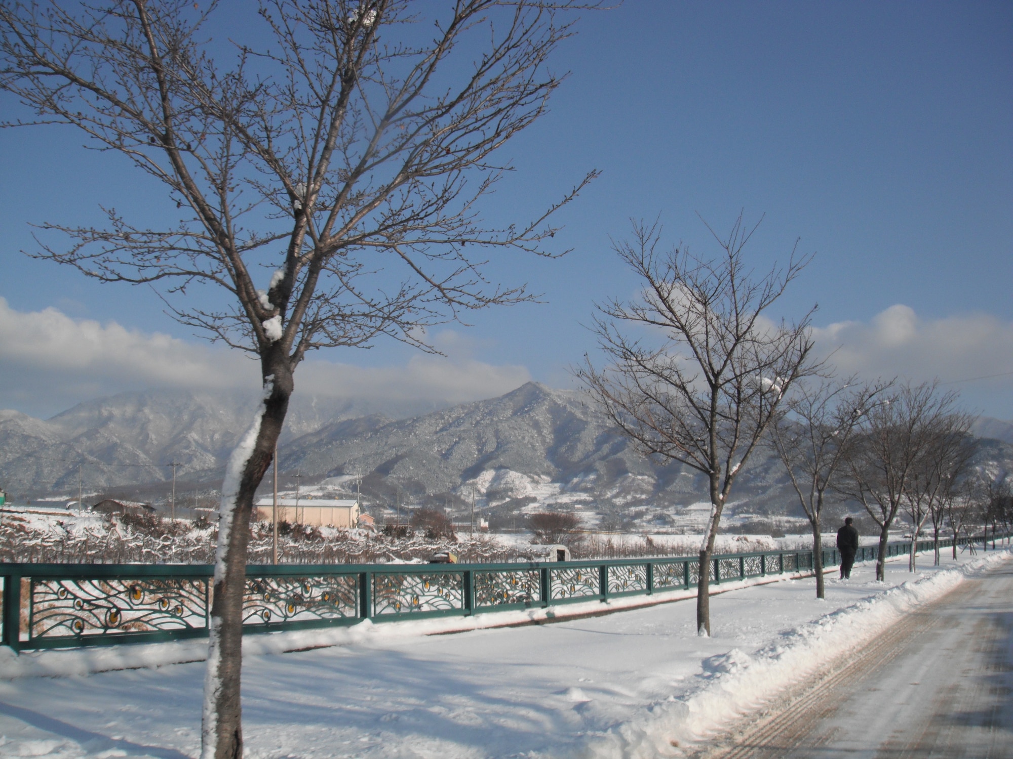 Road to Anseong Hiking Support Center, Deogyusan National Park, Republic of Korea. (U.S. Air Force photo/Staff Sgt. Eric Burks)