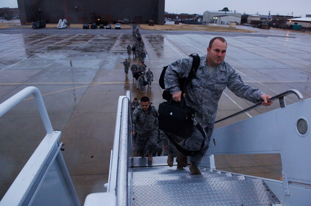 LANGLEY AIR FORCE BASE, Va. -- Langley Airmen deploy in support of commander-directed objectives. About 100 Airmen from the 1st Fighter Wing deployed to an undisclosed location Saturday through Monday.   (U.S. Air Force photo/Staff Sgt. Ashley Hawkins)(RELEASED)