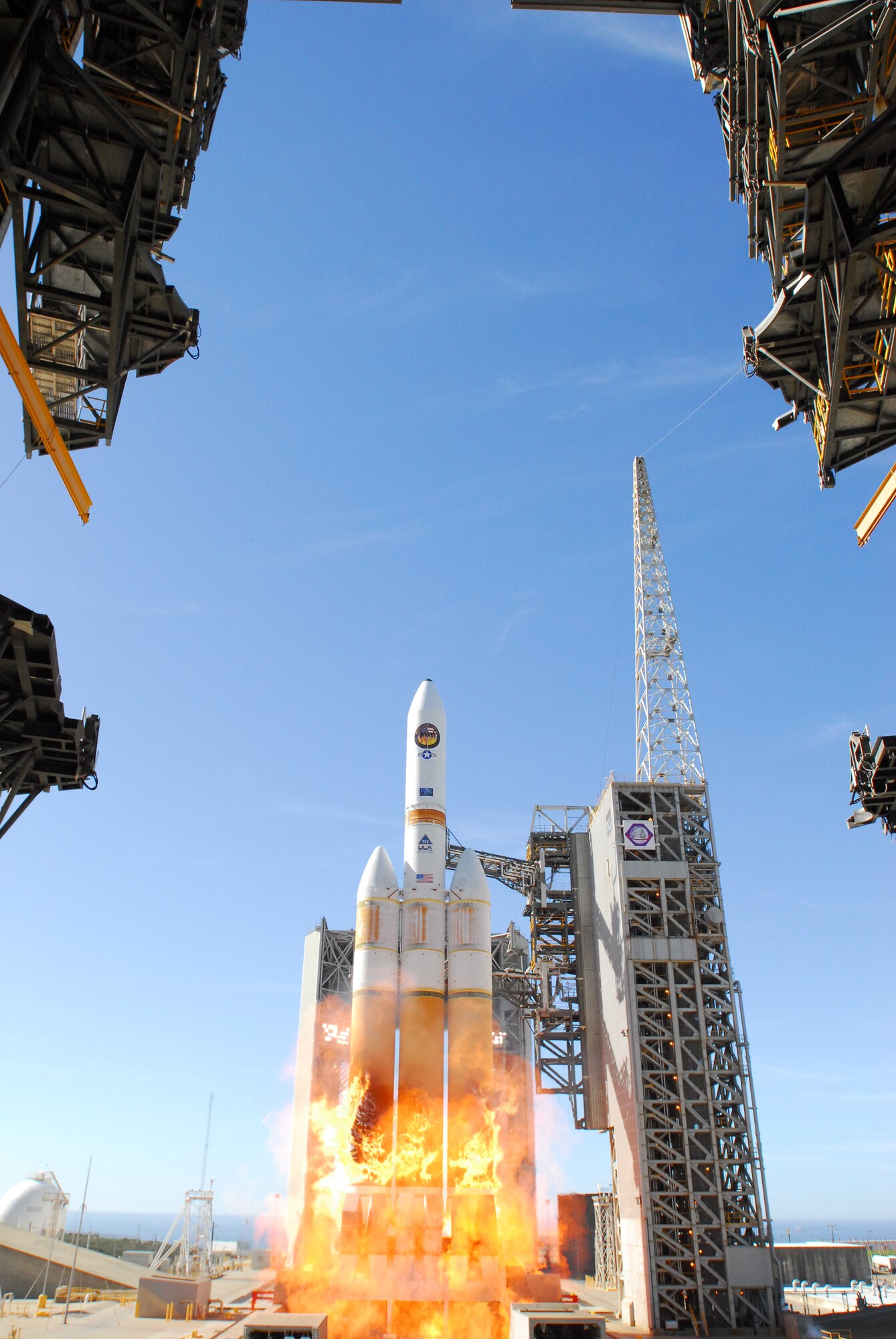VANDENBERG AIR FORCE BASE, Calif. - The first West Coast Delta IV Heavy Launch Vehicle was launched from Space Launch Complex-6 here Jan. 20 at 1:10 p.m. PST. (U.S. Air Force photo/Joe Davila)
