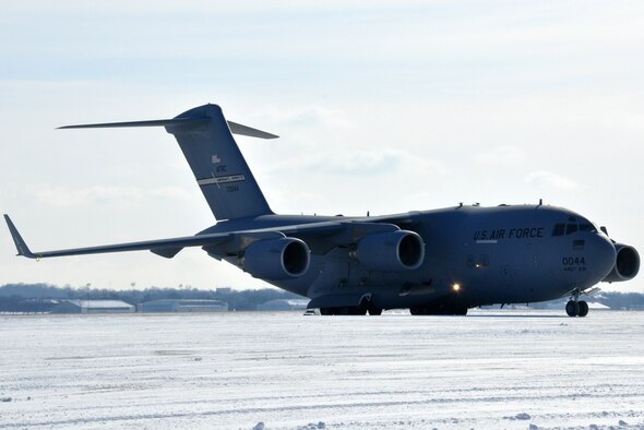 WRIGHT-PATTERSON AIR FORCE BASE, Ohio – The 445th Airlift Wing received its first C-17 Globemaster III Jan. 21. The aircraft is on loan from Joint Base Charleston, S.C. A maintenance field training team from Air Education and Training Command will be on hand to train 445th maintenance personnel on this airplane. (U.S. Air Force photo/Susan Belna) 

