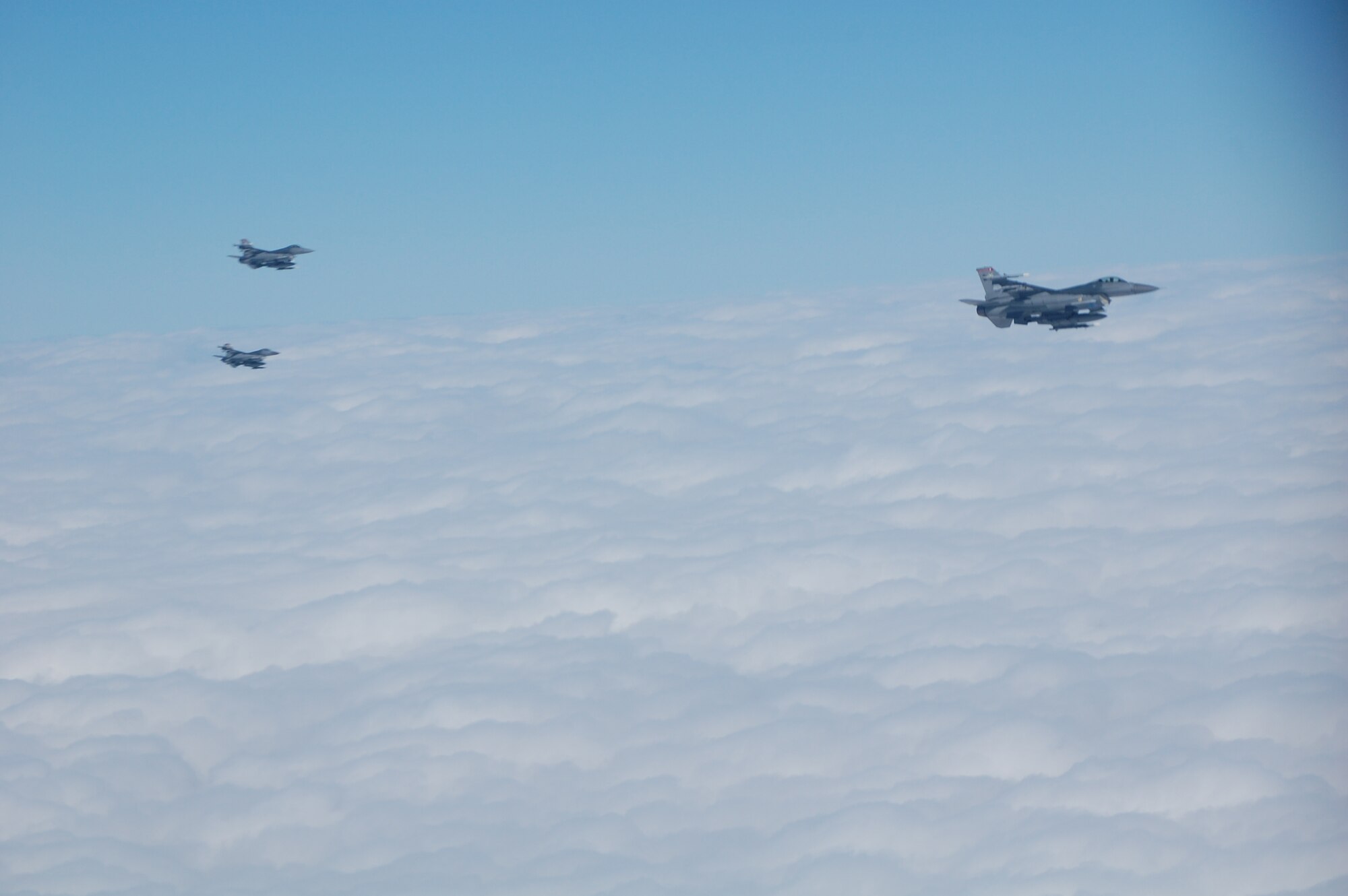 F-16 Fighting Falcons out of Shaw Air Force Base, S.C. thrilled more than 50 civic leaders during an air-to-air refueling mission sponsored by the 916th Air Refueling Wing on Jan. 21. (USAF photo by Ms. Donna Lea, 916ARW/PA)