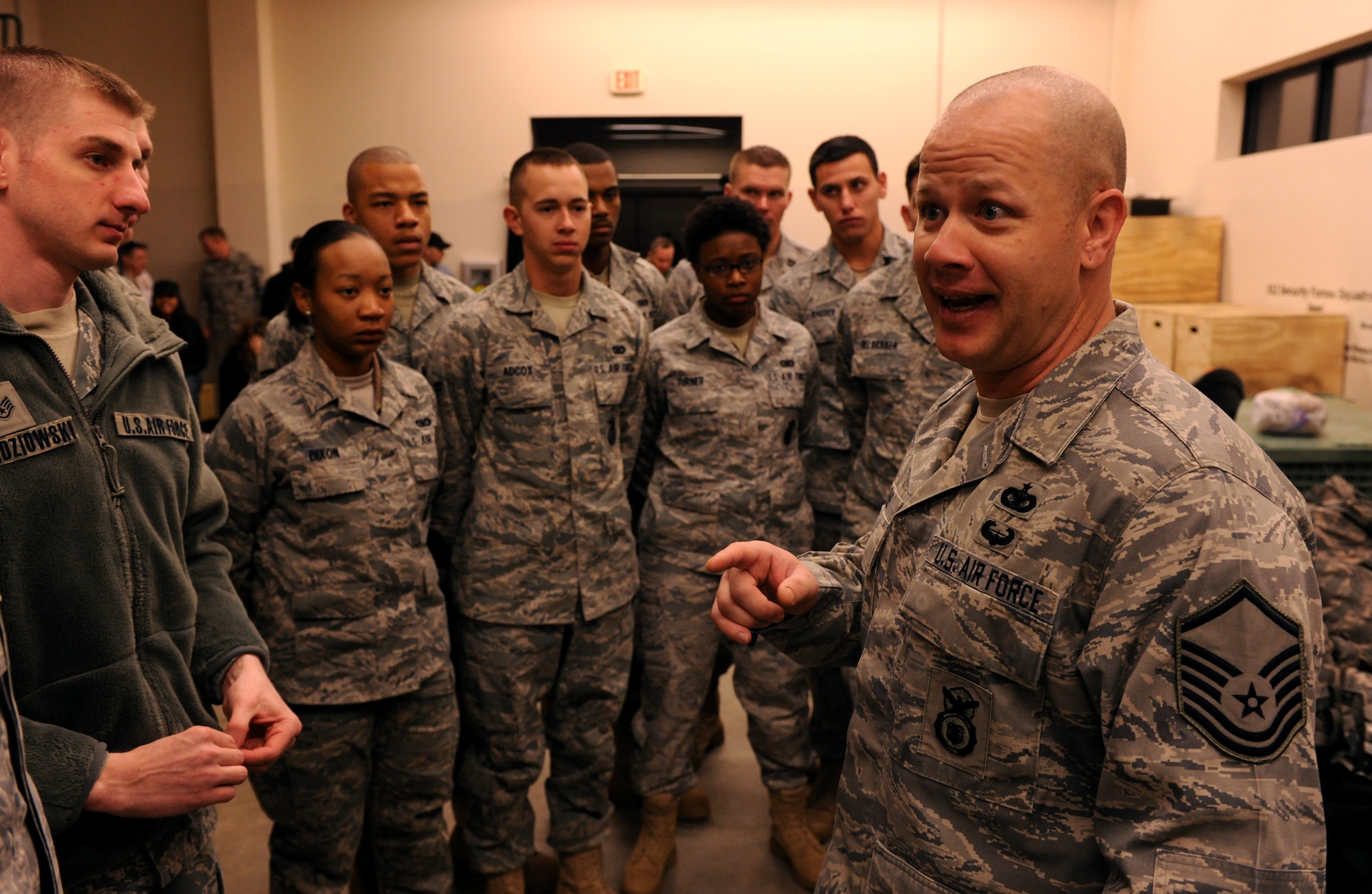 MOODY AIR FORCE BASE, Ga.-- Master Sgt. Kevin Jones, 822nd Base Defense Squadron alpha flight sergeant,  gives his troops one last speech before they leave for deployment to Iraq Jan. 23. Sergeant Jones emphasized the importance of their mission and their training. (U.S. Air Force photo/Airman 1st Class Benjamin Wiseman)(RELEASED)