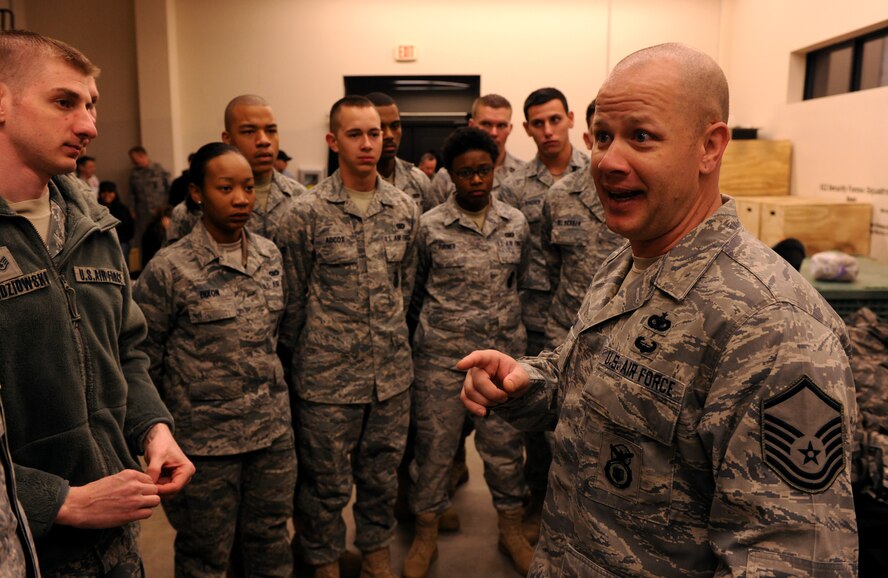 MOODY AIR FORCE BASE, Ga.-- Master Sgt. Kevin Jones, 822nd Base Defense Squadron alpha flight sergeant,  gives his troops one last speech before they leave for deployment to Iraq Jan. 23. Sergeant Jones emphasized the importance of their mission and their training. (U.S. Air Force photo/Airman 1st Class Benjamin Wiseman)(RELEASED)