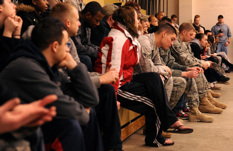 MOODY AIR FORCE BASE, Ga.-- Several family members and spouses arrived at the 822nd Base Defense Squadron building to say goodbye to their deploying loved ones Jan. 23. The 822nd BDS departed by bus to Atlanta, Ga., where they will fly to Fort Dix, N.J., and before deploying to Iraq. (U.S. Air Force photo/Airman 1st Class Benjamin Wiseman)(RELEASED)