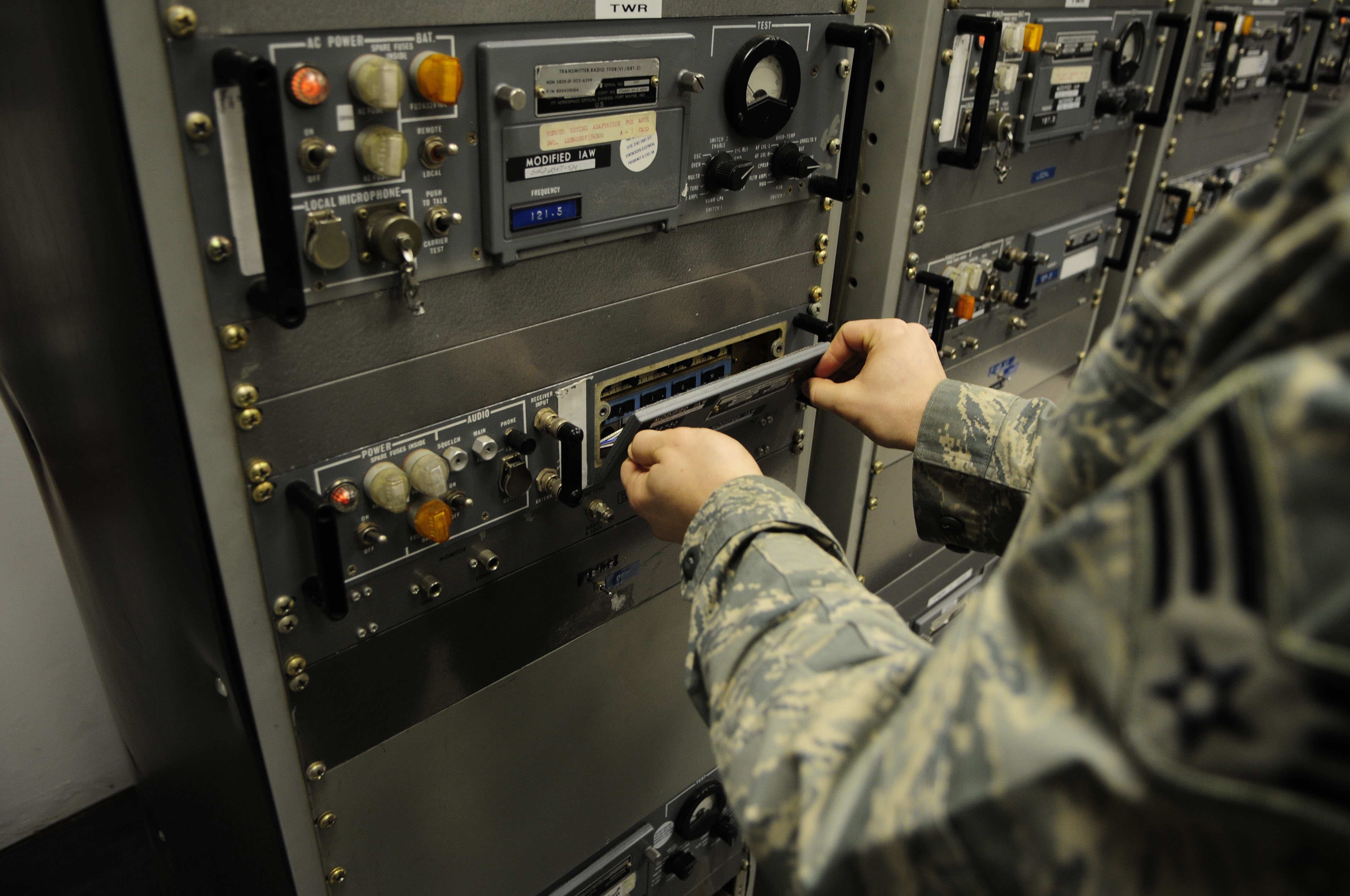 Comm Sq. keeps airfield wired > Eielson Air Force Base > Display