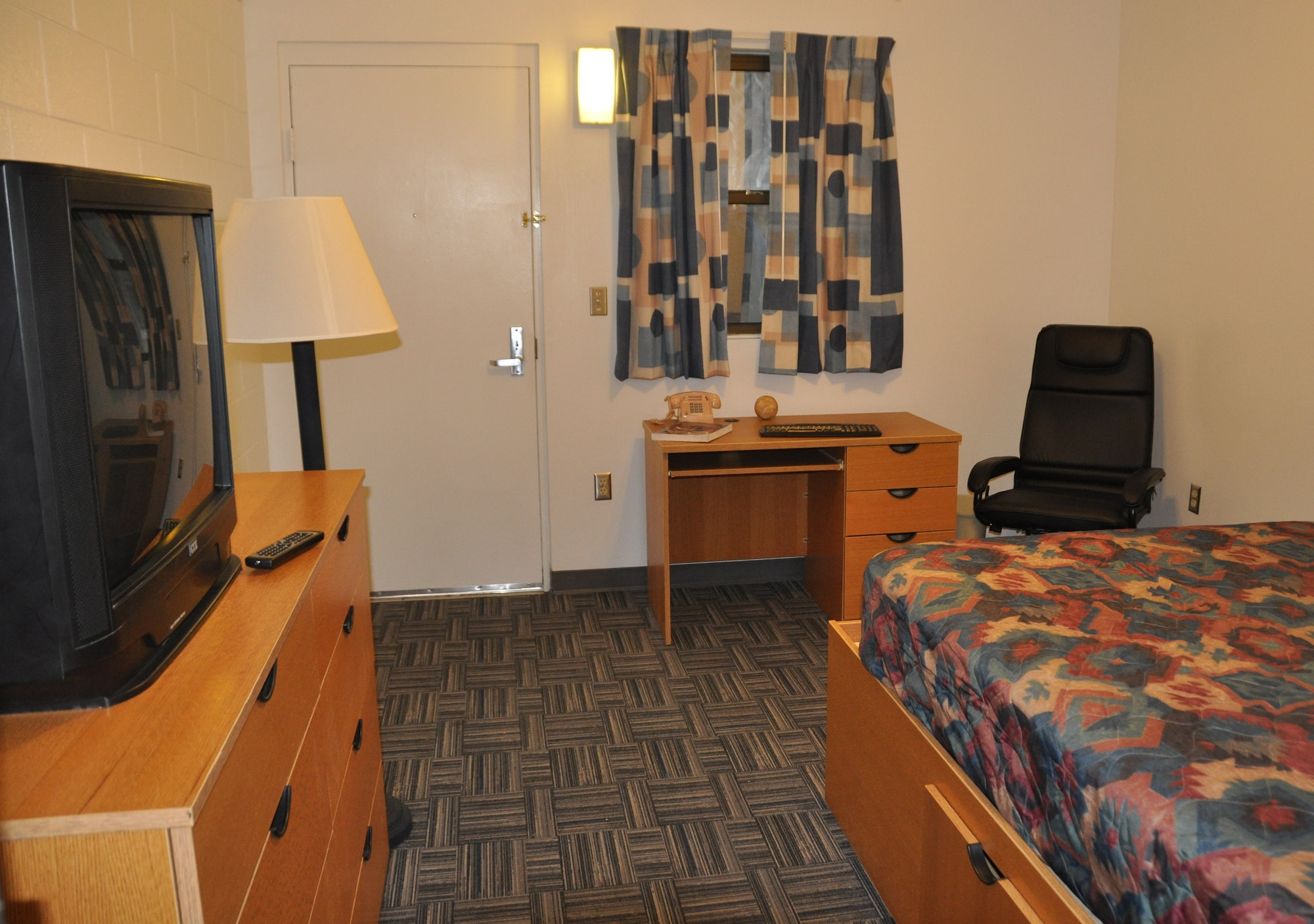 The “Quad” dormitories recently underwent renovations to its rooms. (U.S. Air Force photo by Senior Airman Rachelle Elsea)