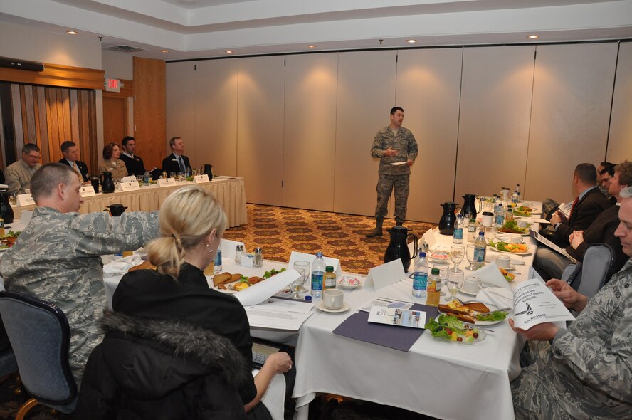 Military leaders from the Air Force Reserve, Air National Guard, Navy and Army Reserve discuss current issues over breakfast with congressional military liaisons from Minnesota congressional and senate offices Jan. 26.The semi-annual events are used as an information sharing forum between the military and their representatives.(Air Force Photo/Tech. Sgt. Bob Sommer)