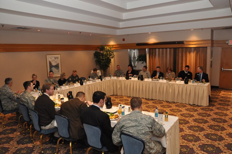 Military leaders from the Air Force Reserve, Air National Guard, Navy and Army Reserve discuss current issues over breakfast with congressional military liaisons from Minnesota congressional and senate offices Jan. 26.The semi-annual events are used as an information sharing forum between the military and their representatives.(Air Force Photo/Tech. Sgt. Bob Sommer)