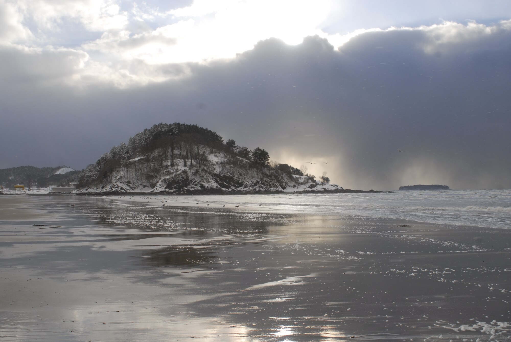 Visitors explore Byeonsan Beach, part of Byeonsan Peninsula National Park, Republic of Korea. (U.S. Air Force photo/Staff Sgt. Eric Burks)