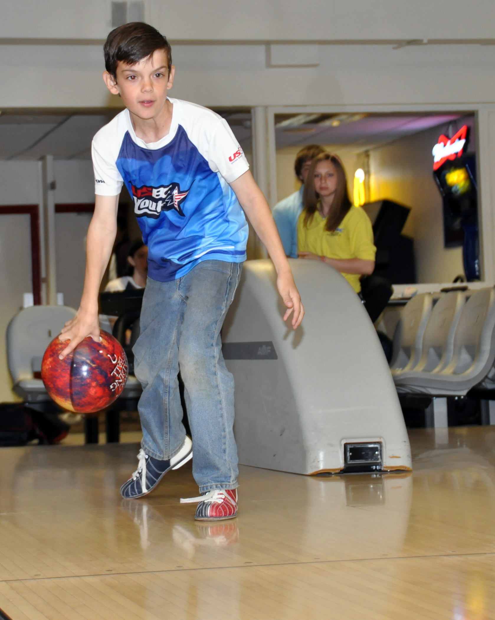 Avid bowler revamps youth bowling program > Royal Air Force Lakenheath