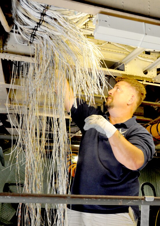 Last three C-5s get avionics upgrade > Air Mobility ... aviation wiring harness 