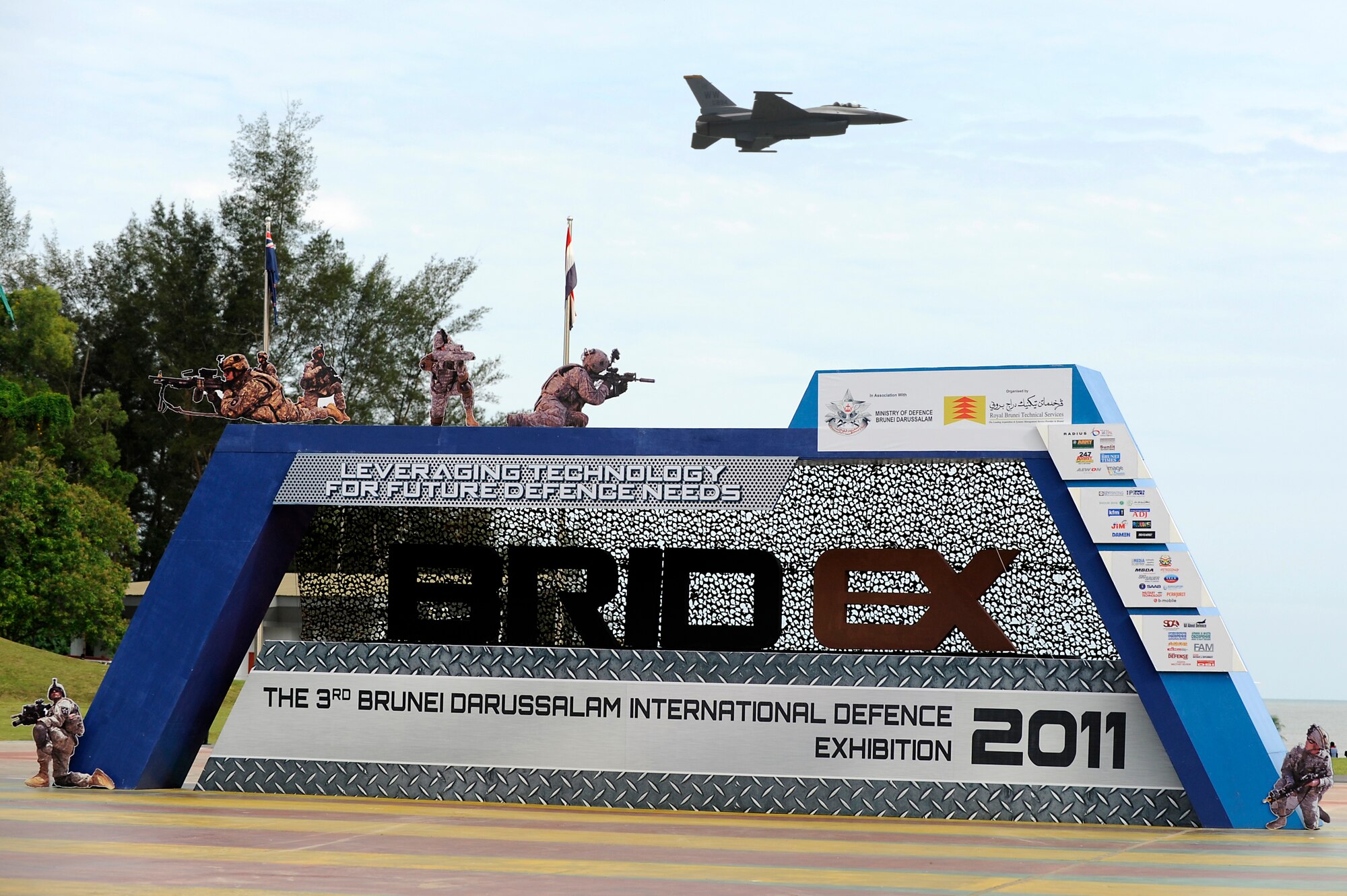 Brunei Darussalam -- An F-16 Fighting Falcon from Misawa Air Base, Japan performs an aerial maneuver during the 3rd Biennial Brunei Darussalam International Defense Exhibition in Brunei Darussalam July 6. This year's event coincided with the 50th anniversary of the Royal Brunei Armed Forces and hosted more than 160 exhibitors and 150 international delegates. (U.S. Air Force photo/Staff Sgt. Marie Brown/Released)