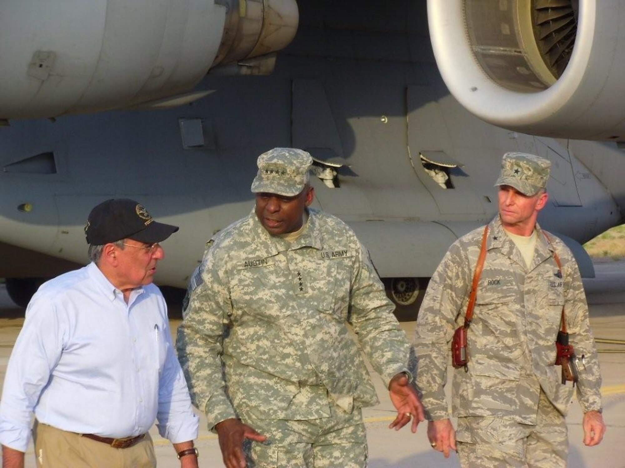 Gen. Lloyd Austin, Commander, U.S. Forces-Iraq (center) and Brig. Gen.
Anthony Rock (right), Director, Iraq Training and Advisory Mission- Air,
welcome Secretary of Defense Leon E. Panetta during his visit to Iraq to
meet with Iraqi leaders and visit U.S. troops, on July 11, 2011. (U.S. Air
Force photo by SSgt Jnesse Fetrow)
