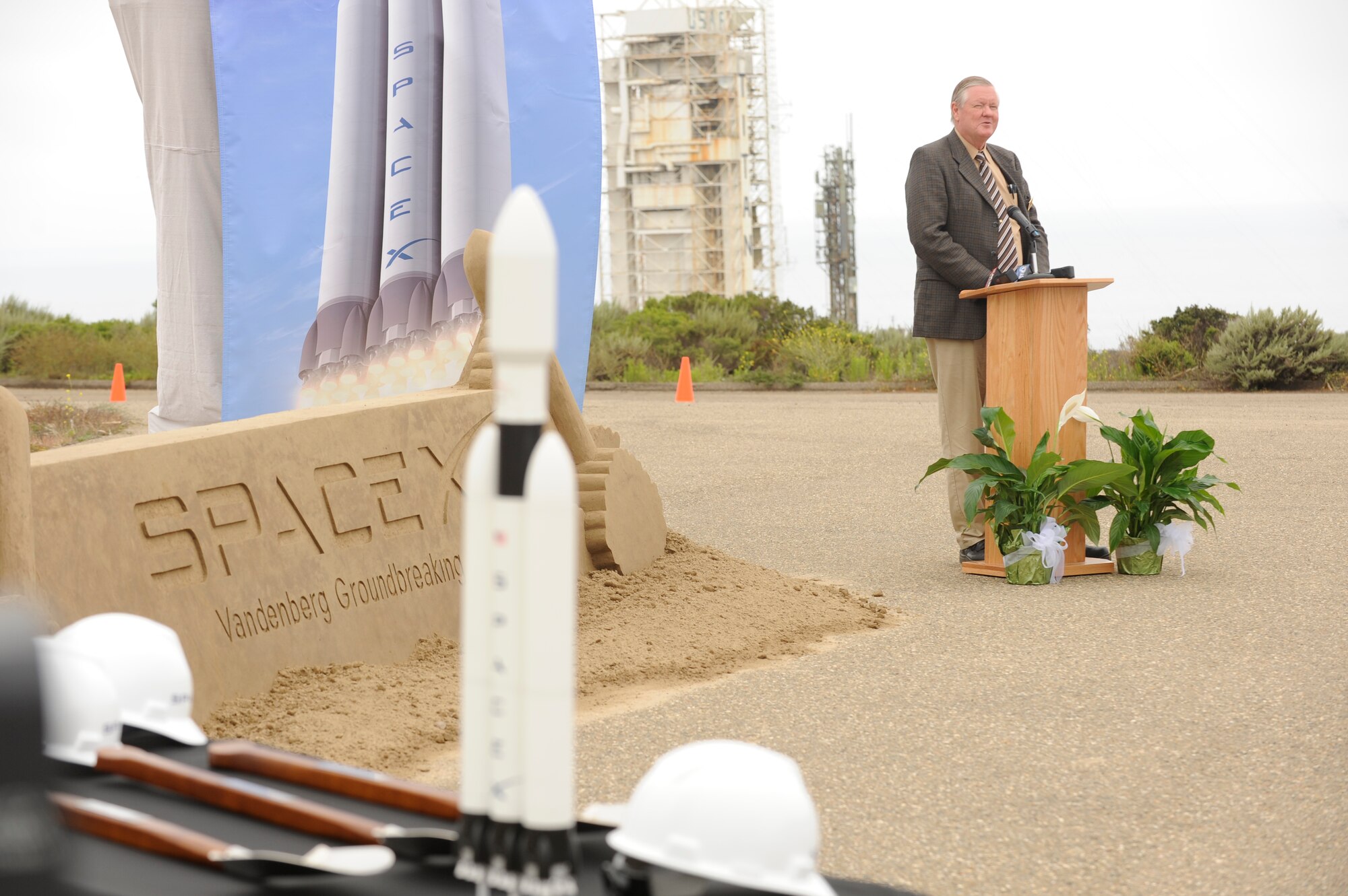 VANDENBERG AIR FORCE BASE, Calif. -- Lompoc Mayor John Linn, speaks during the ground breaking ceremony at Space Launch Complex 4 East here Wednesday, July 14, 2011.  SpaceX has plans to launch their Falcon Heavy from Vandenberg in 2013.  (U.S. Air Force photo/Staff Sgt. Andrew Satran) 

 
 