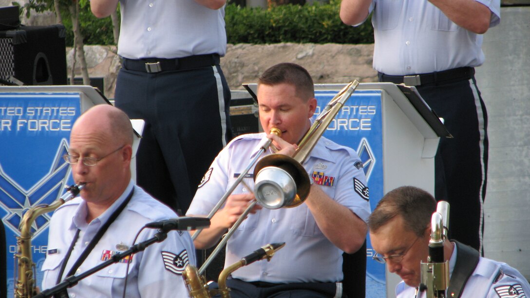 SSgt John Marsh performs with Dimensions in Blue in Fredericksburg, TX on July 8, 2011