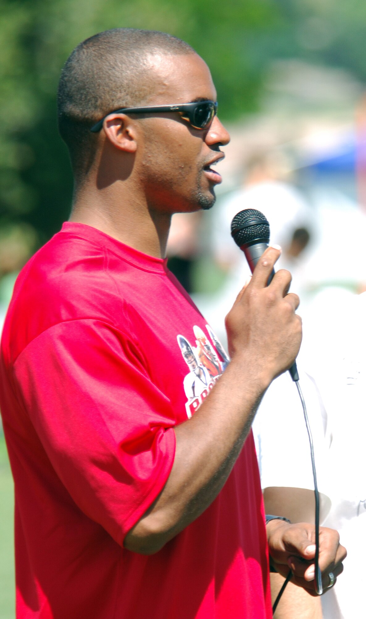 Anthony Trucks was one of the 18 professional football players who participated in the Pro Football Camp July 12-15. Trucks played football for the University of Oregon before playing for the Pittsburgh Steelers in 2007-2008. (U.S. Air Force photo/Staff Sgt. Raymond Hoy)