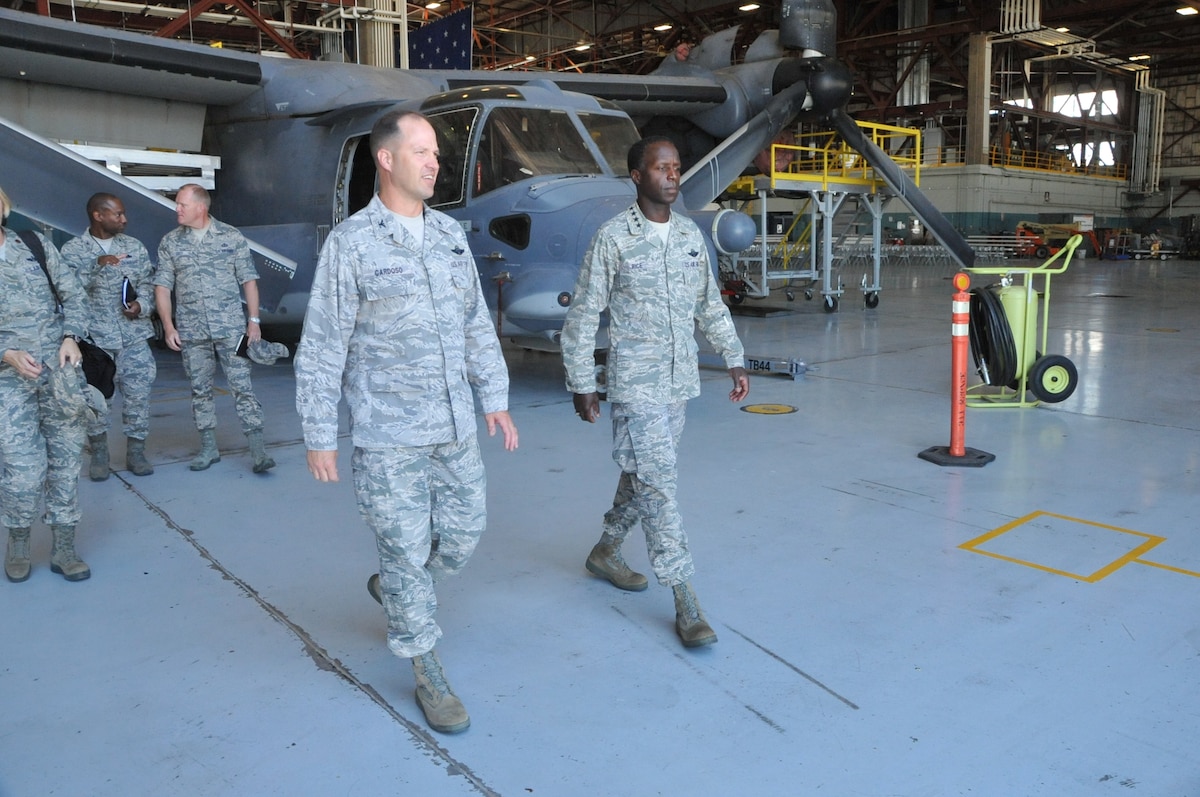 AETC Commander visits Kirtland Air Force Base > Kirtland Air Force Base > Article Display