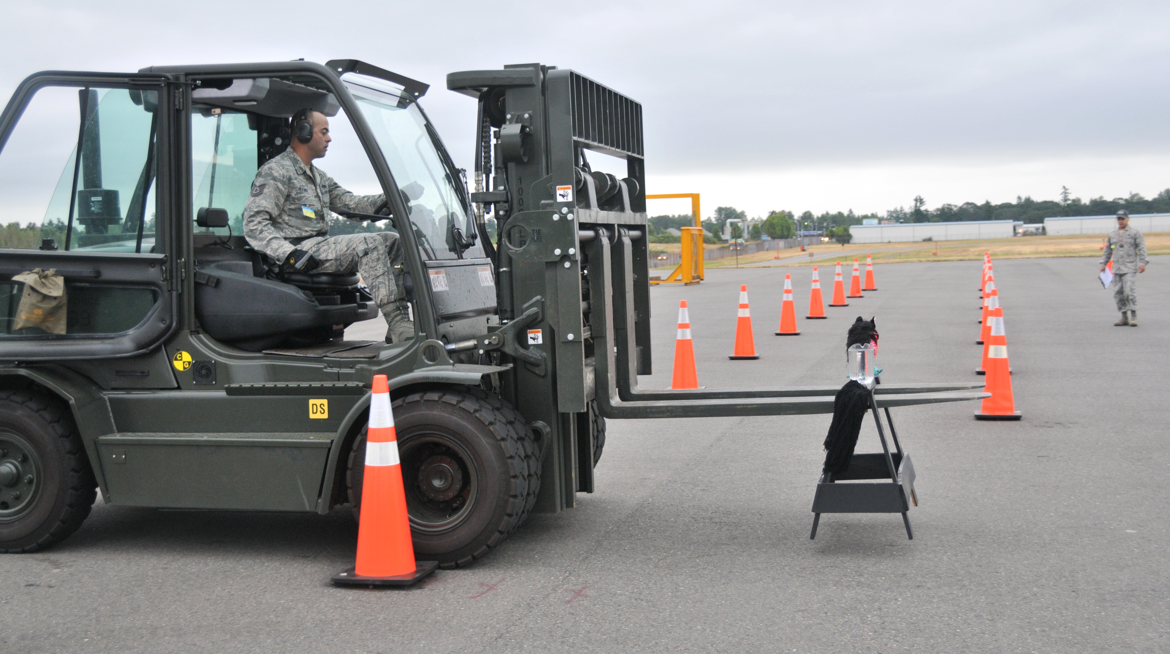 Aerial Porters Participate In Forklift Driving Course For Rodeo 2011 U S Air Force Article Display