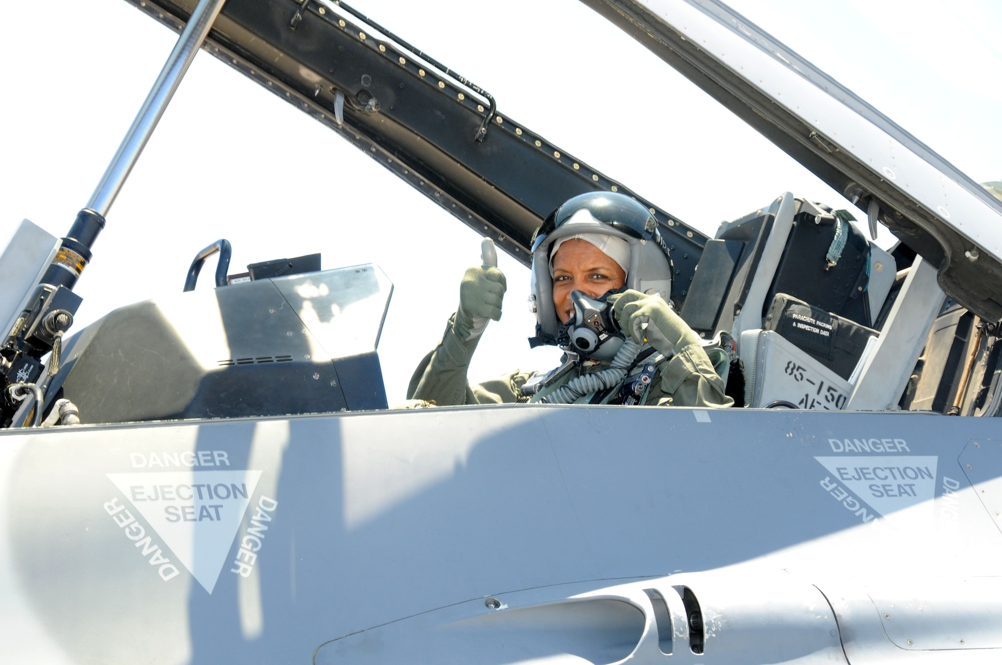 Rep. Donna Edwards gives the ‘thumbs-up’ sign, prior to her ride aboard an F-16C Fighting Falcon jet with the 121st Fighter Squadron, 113th Wing, Joint Base Andrews, Md., June 29, 2011. This was the congresswoman’s first time aboard a fighter jet, a life-long desire she held since she was a young daughter of an Air Force veteran. (U.S. Air Force photo/Tech Sgt. Craig Clapper/Released)