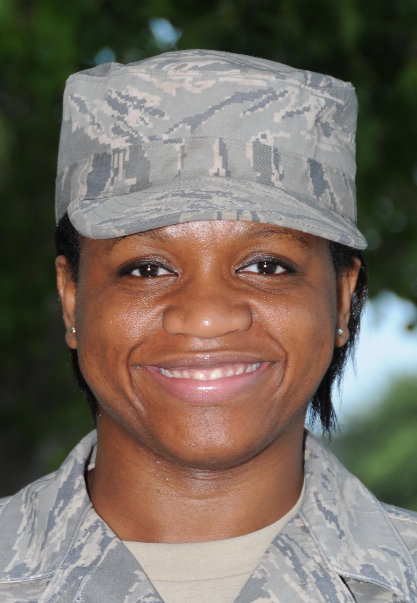 Staff Sgt. Aisha Thomas graduated from technical training in the 335th Training Squadron with perfect scores. Thomas, a graduate of the personnel apprentice course, is a reservist at Bolling AFB, D.C., from Clinton, Md.  (U.S. Air Force photo by Kemberly Groue)