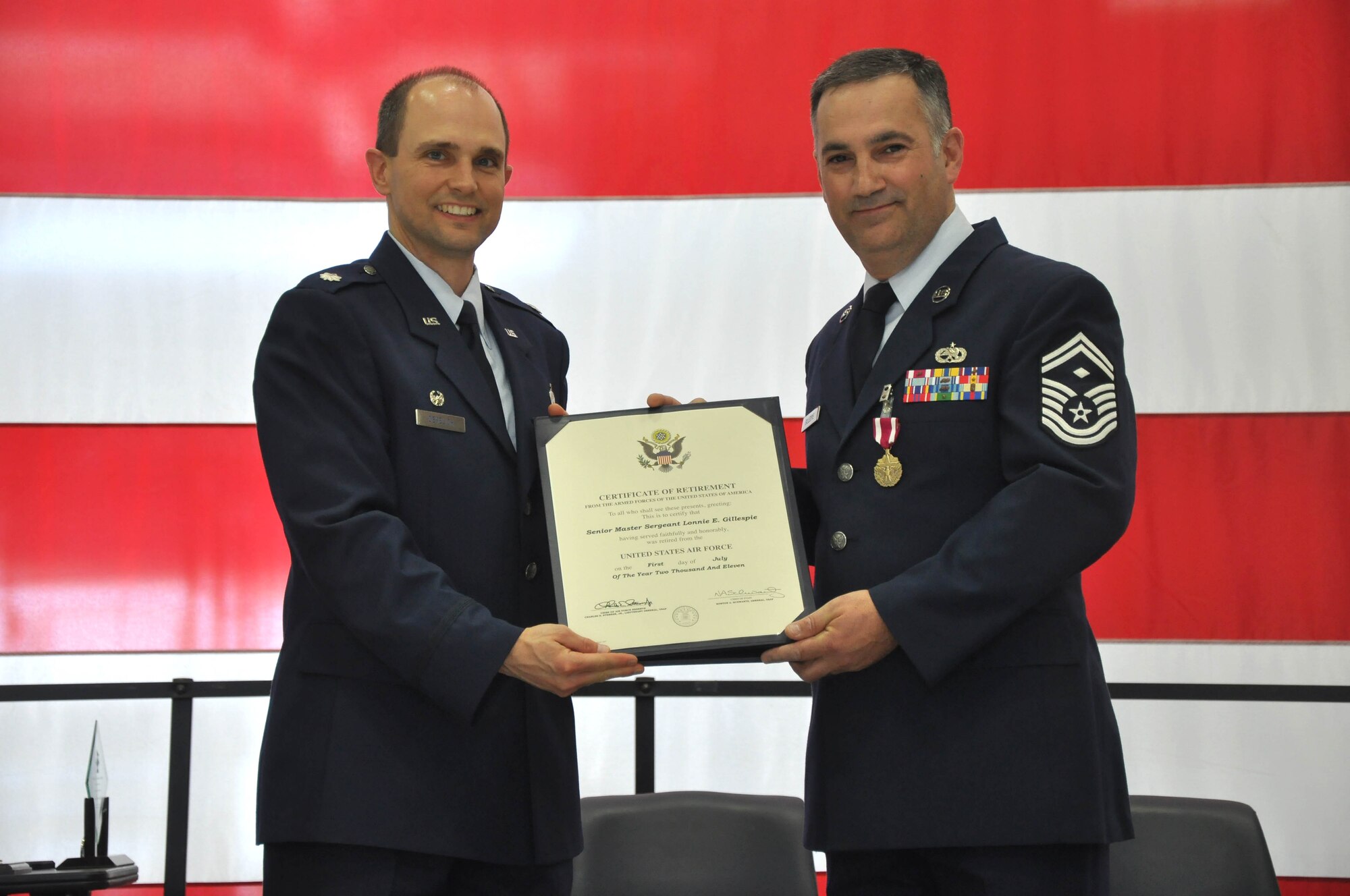 SMSgt. Lonnie Gillespie retires from the 934th Airlift Wing. Minneapolis ARS MN. (Air Force Photo/TSgt Bob Sommer)