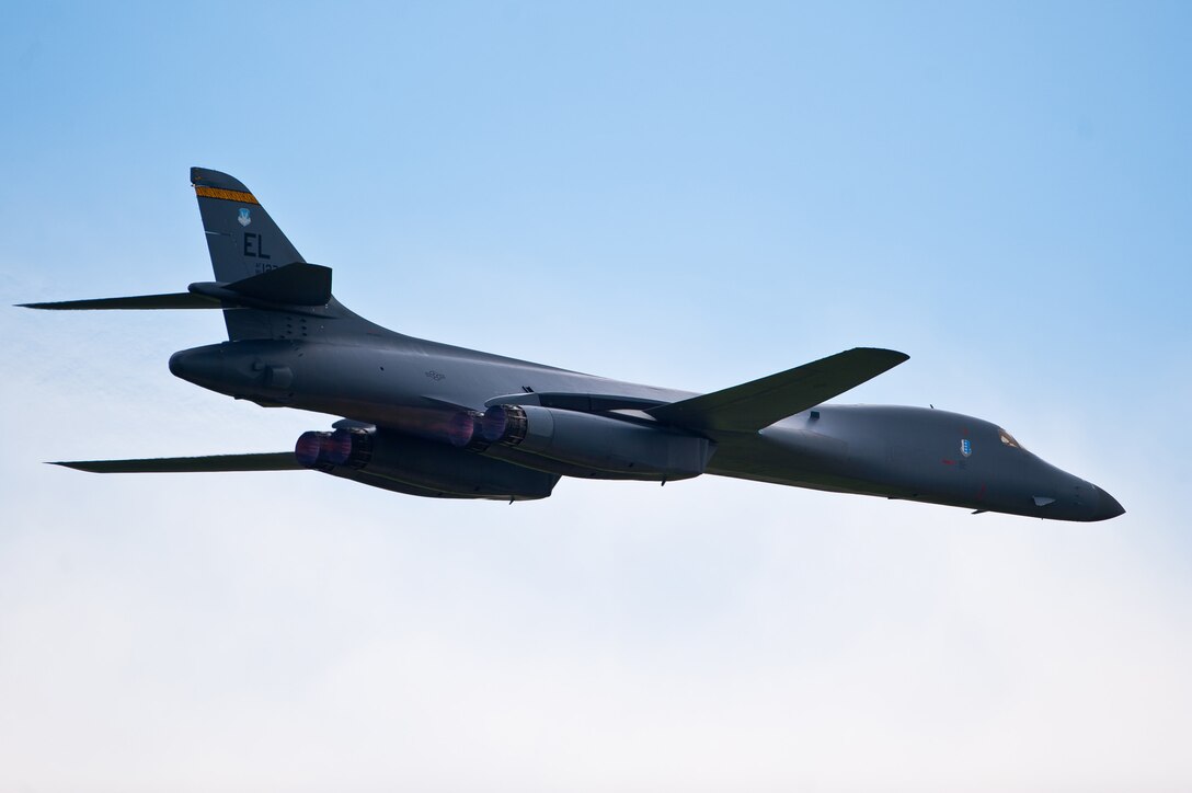 A 28th Bomb Wing B-1B Lancer flies past the crowd during the 2011 Dakota Thunder airshow at Ellsworth Air Force Base, S.D., June 4, 2011.   Nearly 40,000 people of all ages and walks of life converged here to watch the vast array of aerial demonstrations and view numerous static aircraft. (U.S. Air Force photo/Tech. Sgt. Nathan Gallahan)