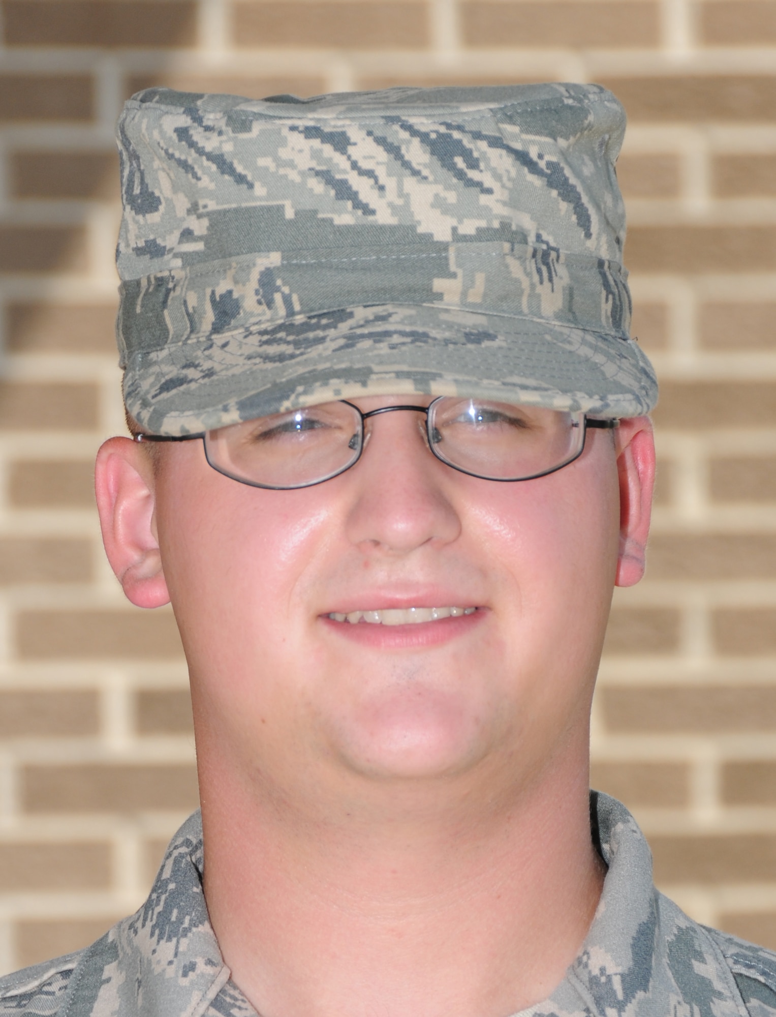 Airman Basic Phillip Reeves graduated Tuesday from the personnel apprentice course in the 332nd Training Squadron with a perfect score.  Airman Reeves, from
Batesville, Ark., now trains at Sheppard Air Force Base, Texas, in the F-16 avionic system apprentice course.  (U.S. Air Force photo by Kemberly Groue)