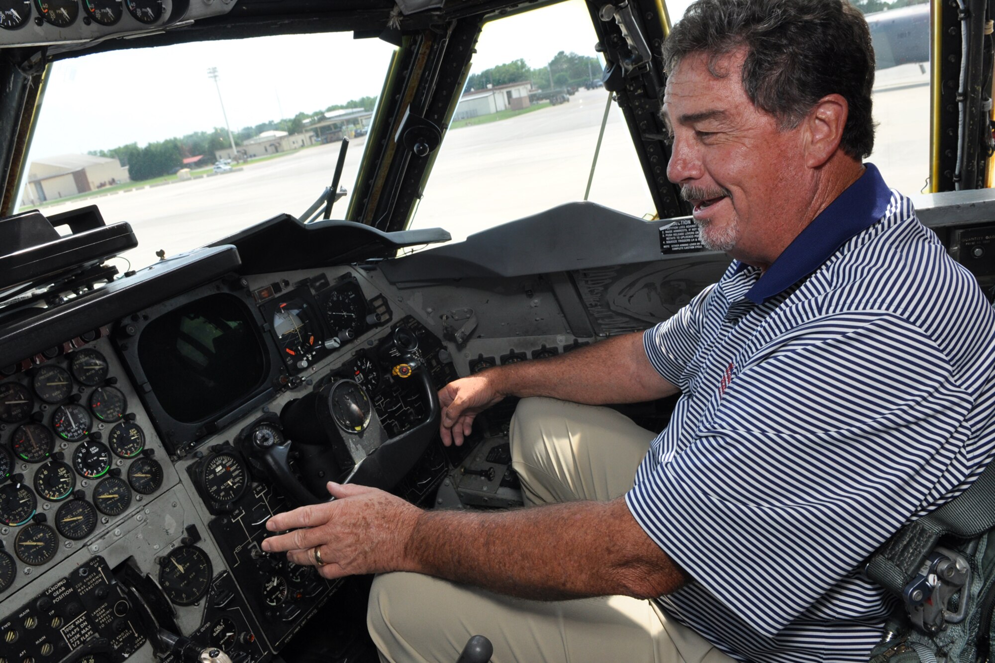 Harley Wilke, one of the founders of Texas Wounded Warrior, gets a look inside a B-52H Stratofortess during a visit to Barksdale Air Force Base, La., May 24, 2011. The founder’s group made the stop at Barksdale AFB for a briefing on the Air Force Reserve from Brig. Gen. John J. Mooney III, commander, 307th Bomb Wing, and a close-up look at 307th BW assets. Texas Wounded Warrior, an organization founded by golfers, makes it part of its mission to honor, and to empower our Wounded Warriors by providing them a weekend of fun, fellowship and entertainment on the golf course. (U.S. Air Force photo/Tech. Sgt. Jeff Walston) 