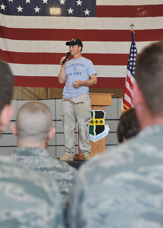 Gary Sinise addresses Airmen at Beale Air Force Base, Calif., June 8 during a talk to the troops after going for a high flight in the U-2 Dragon Lady to 70,000 feet. Mr. Sinise was visiting Beale to document the mission of the U-2 Dragon Lady and meet with Airmen to boost morale.